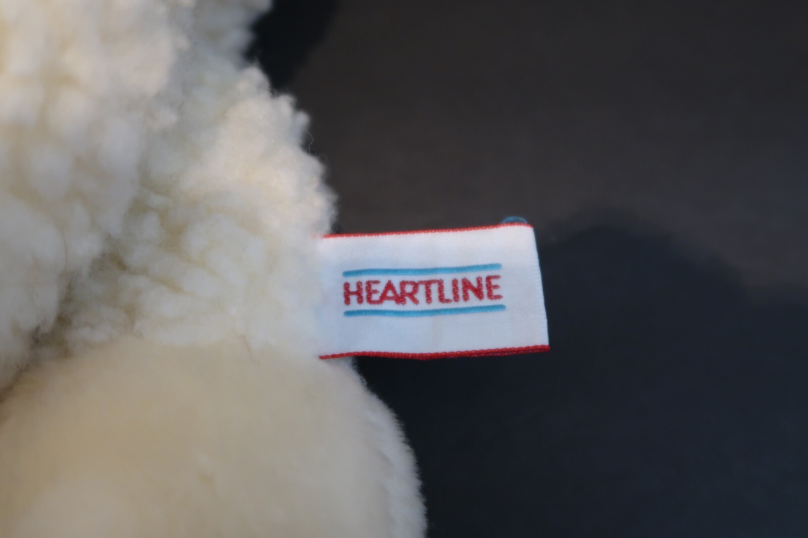 VTG 1988 Graphics Intl Heartline Lamb Plush Ivory Sherpa Fleece Green Ribbon