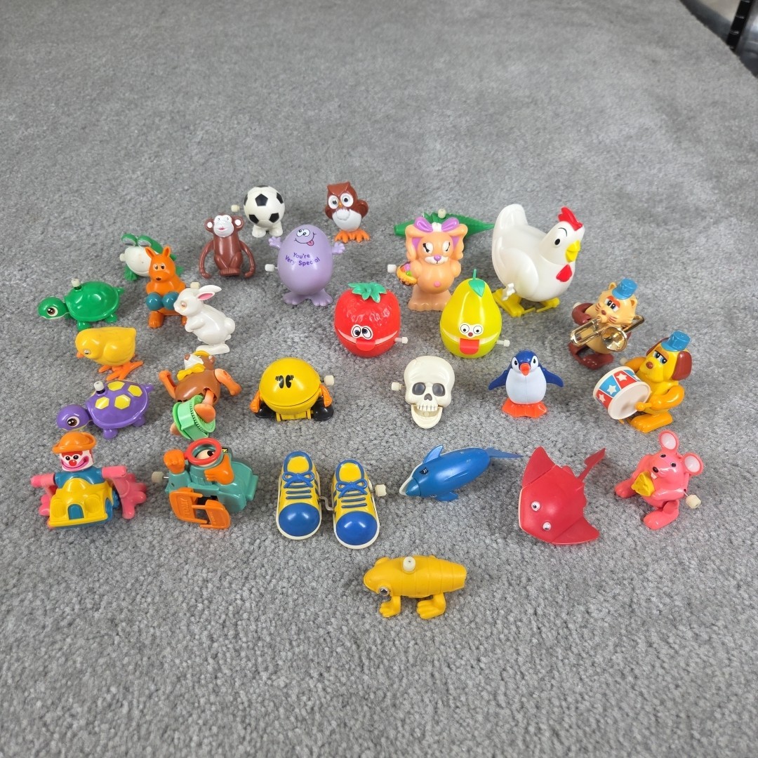 Vtg Lot of 28 Wind Up Toys 70’s 80’s Tomy Hong Kong japan Russ For Parts Only