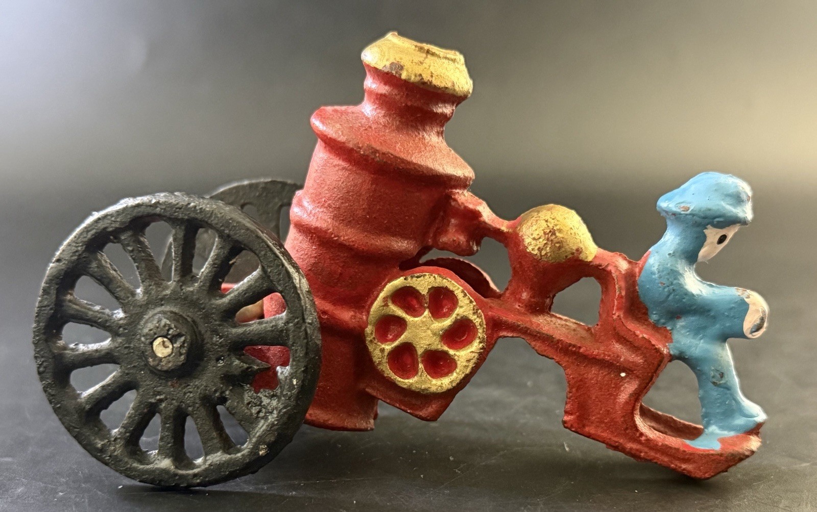 VINTAGE Fire Man Pumper Fire Wagon Cast Iron Xl4