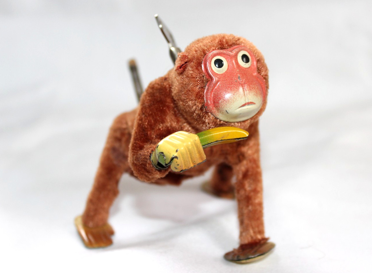 1940s Vintage WORKING W/key Wind Up Monkey Banana Tin Toy Plush Antique Rare
