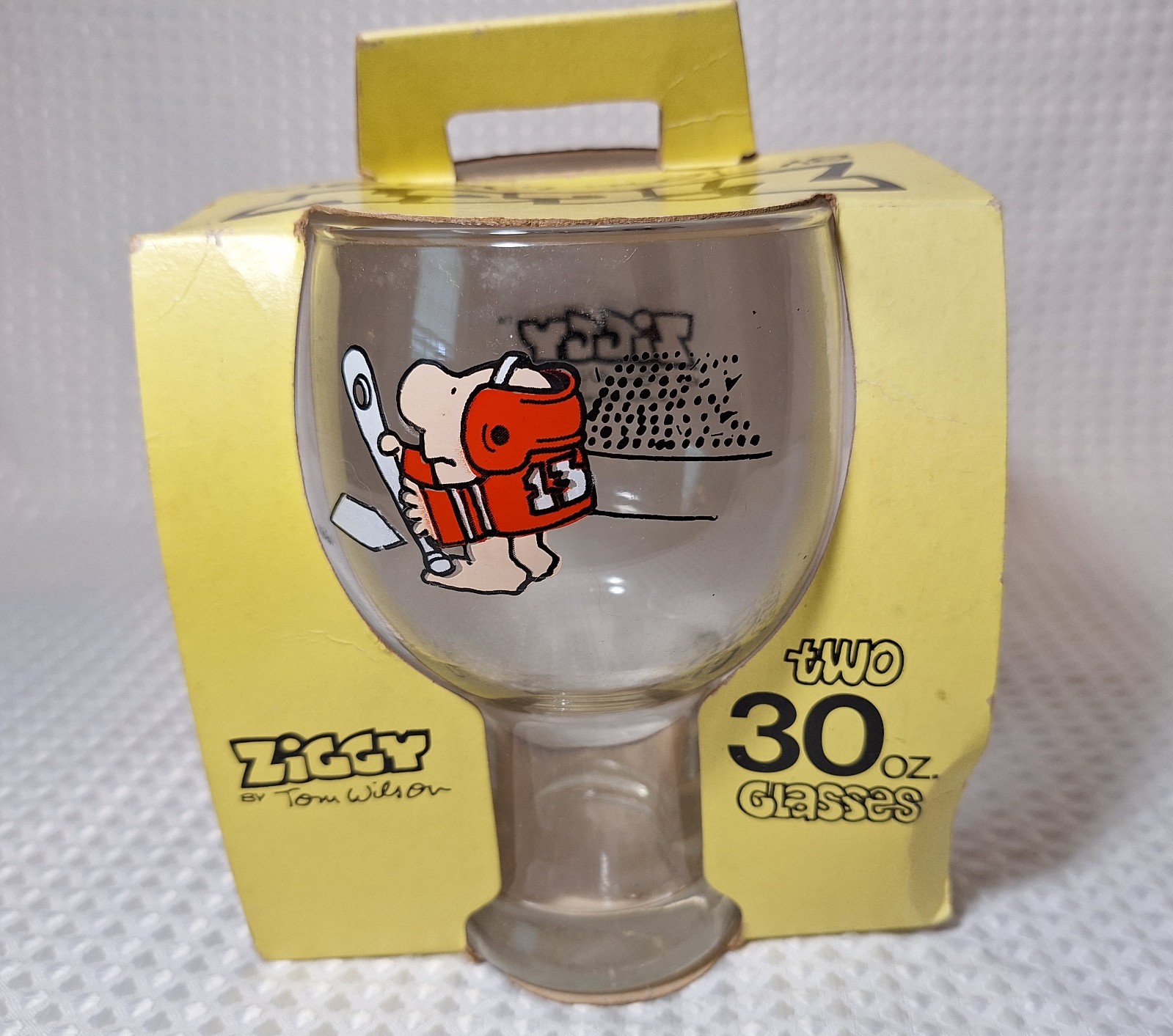 Vintage 1977 Ziggy 30oz Glass Cups Set Sports Federal Glassware W/ Original Box