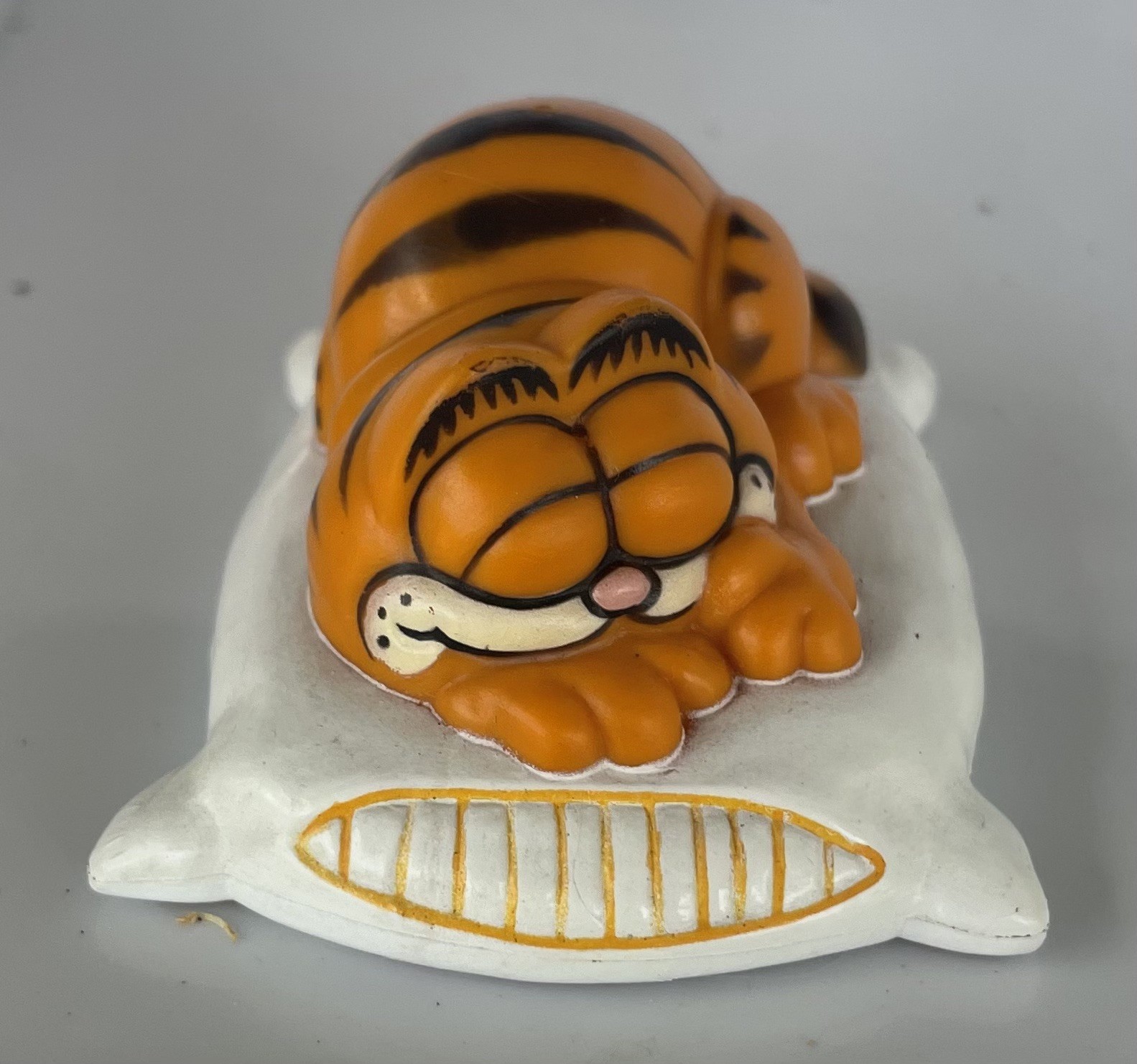 1981 Garfield PVC Figure Sleeping Garfield