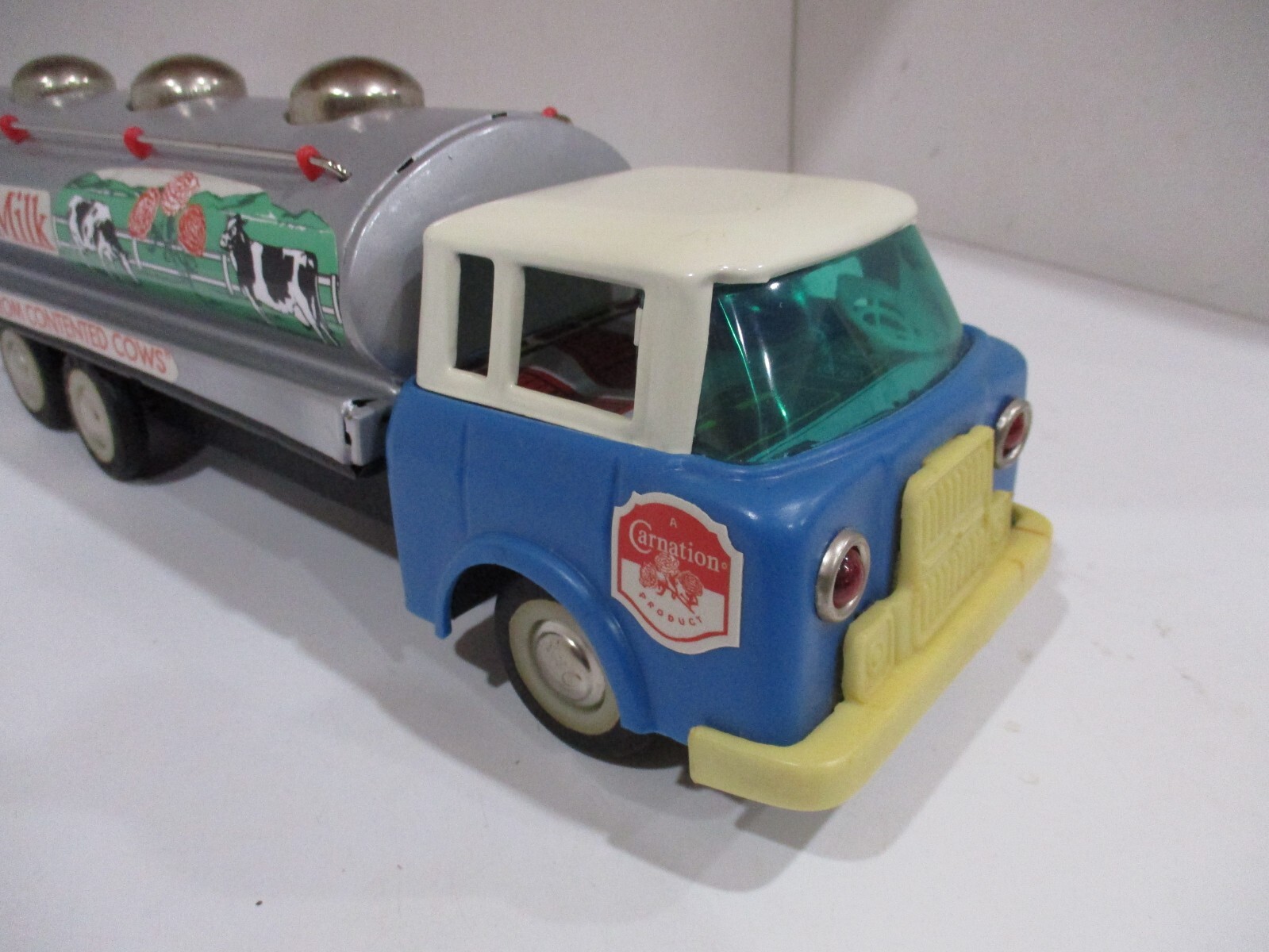 CARNATION MILK TRUCK FRICTION EXCELLENT CON 14″ LONG ALL TIN-CUSTOM