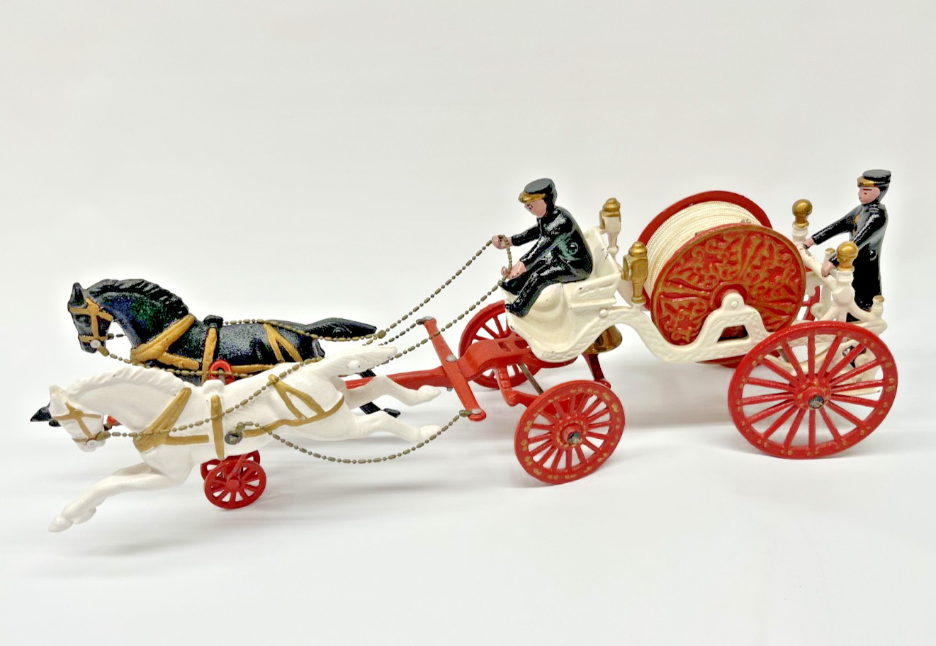 VINTAGE CAST IRON FIRE ENGINE HORSE DRAWN HOSE WAGON REEL FIREMEN TOY CART – VCG