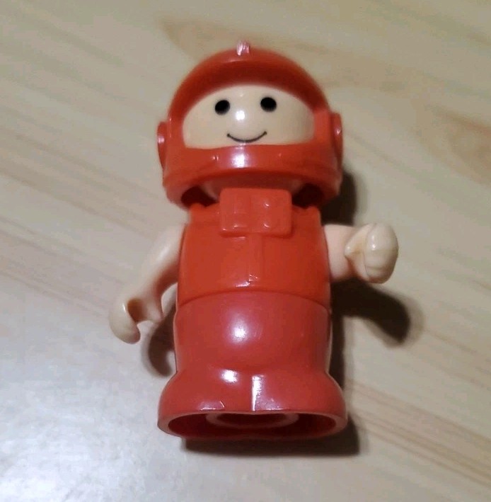 VTG 1985 Playskool Li’l Playmates Orange / Red Astronaut Figure Space Station HK