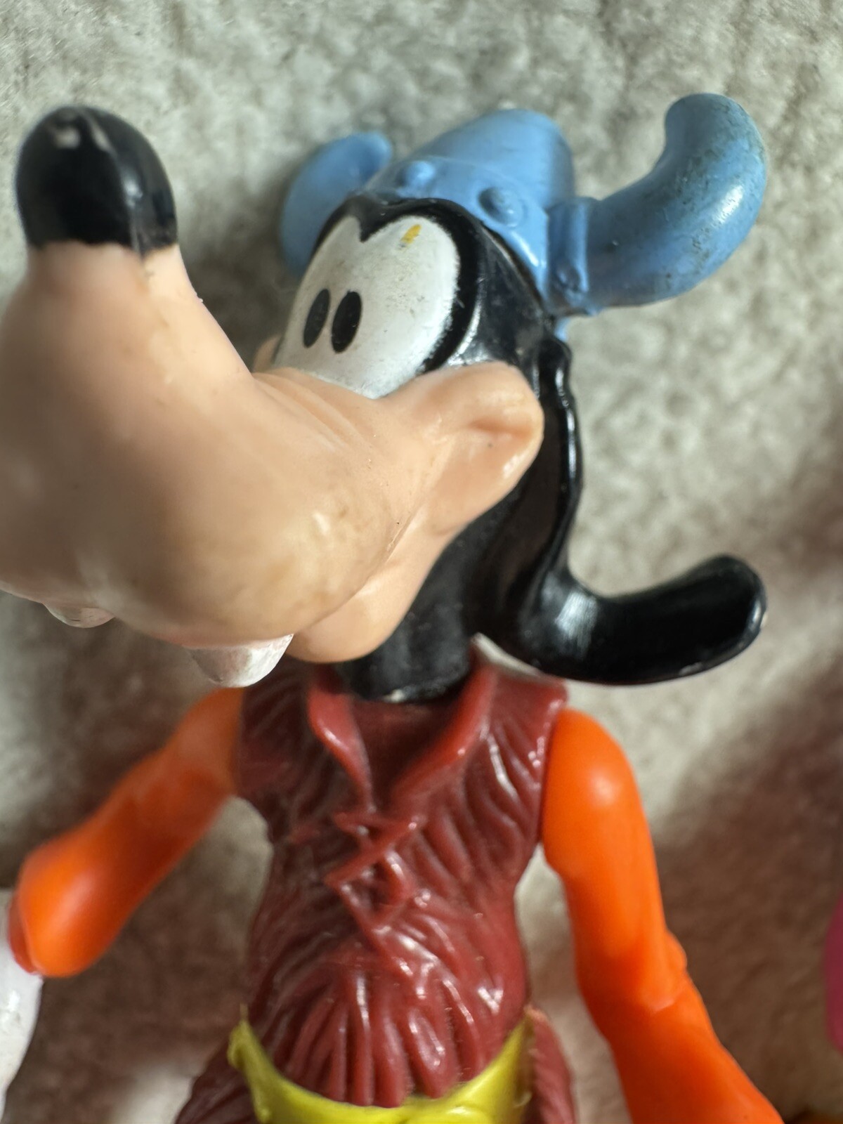 Arco Walt Disney World Donald Duck Vintage Toy Barbarian Goofy Unique Nostalgia