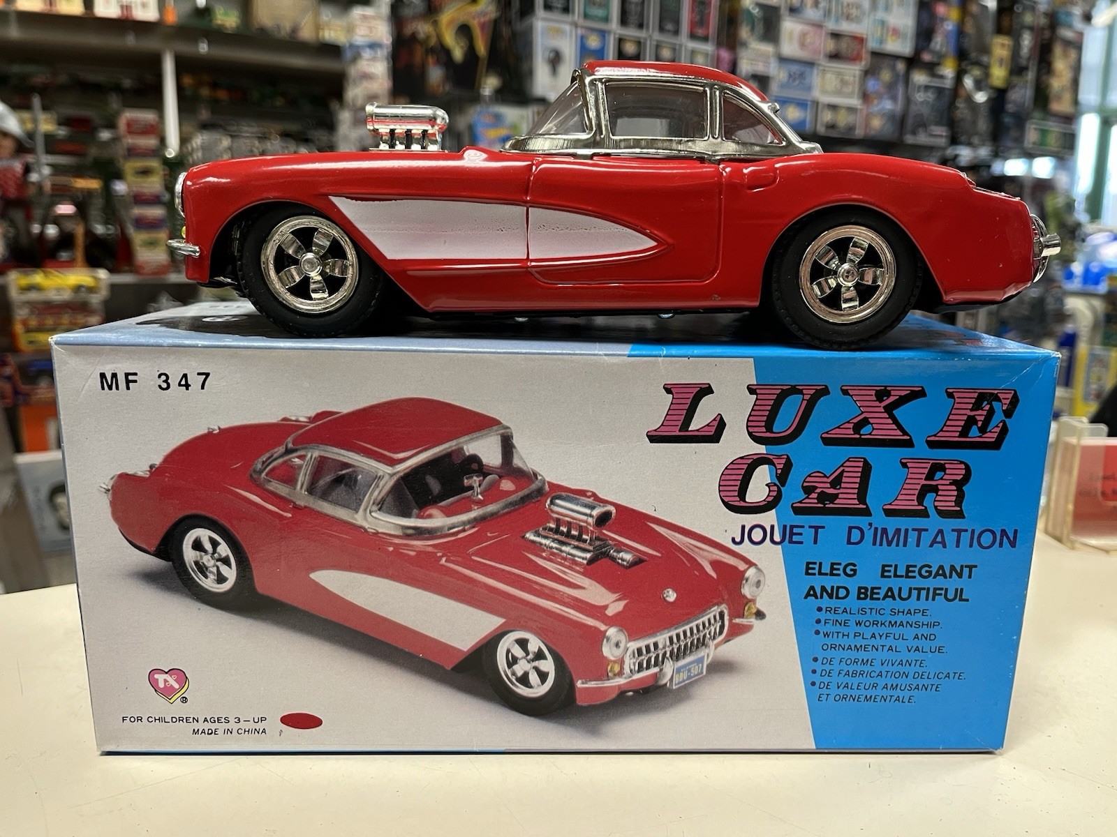 * VINTAGE 1/18 LUXE CAR RED 1957 CORVETTE HARDTOP FRICTION CAR *ST