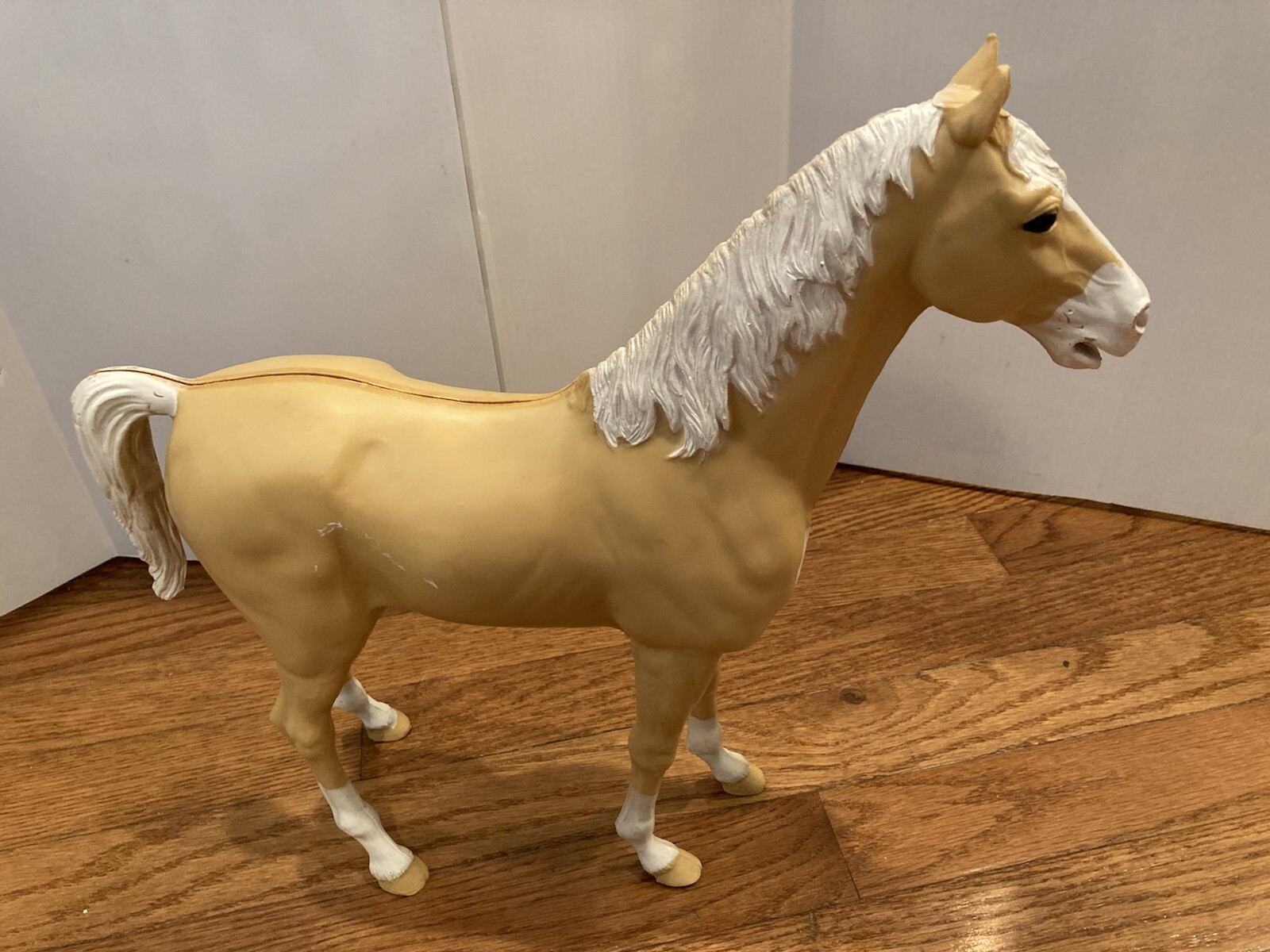 Vintage LOUIS MARX 1965 Johnny West Beige Horse Pony Action Figure