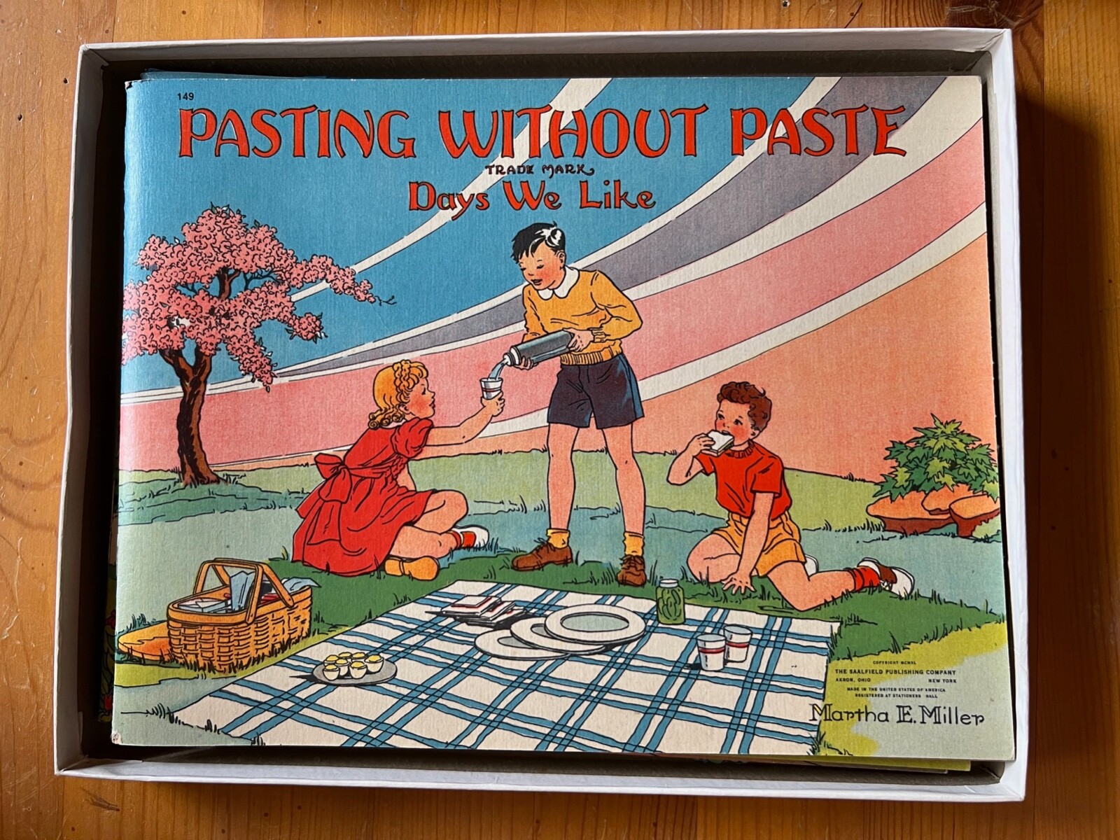 Pasting without Paste Vintage Craft Set Toy 1940 Saalfield Publishing Co.