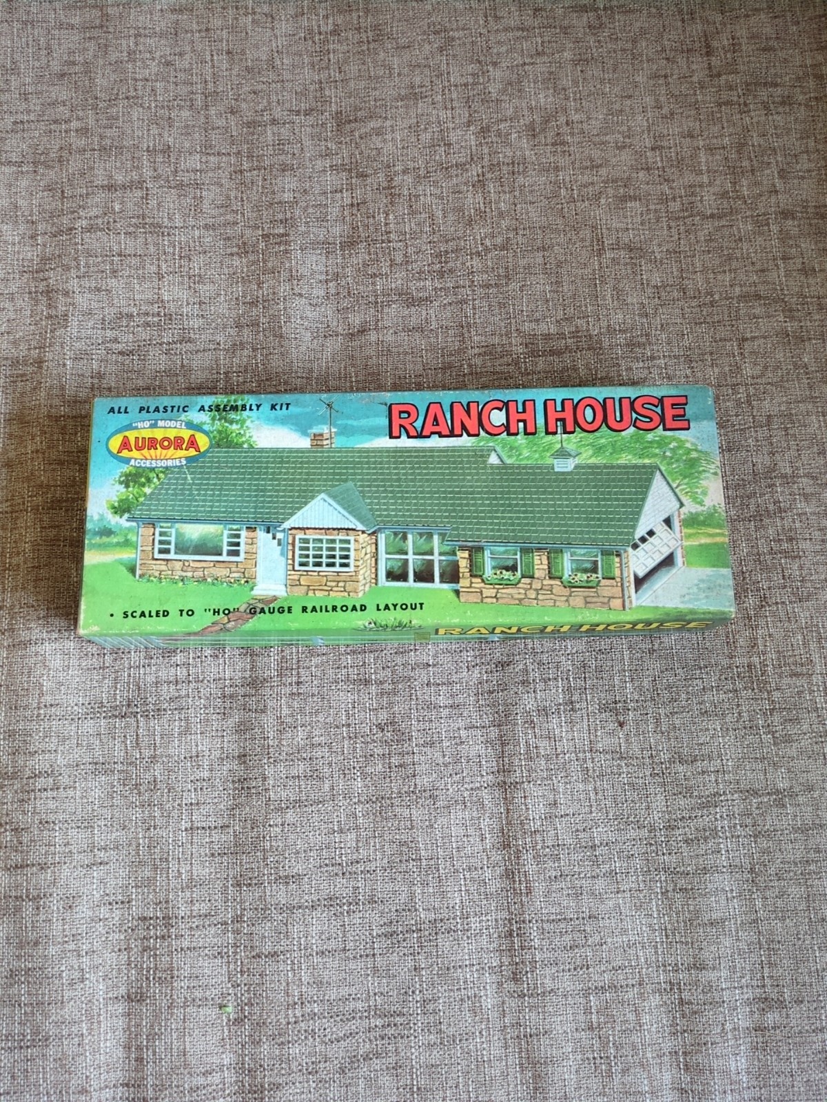 HO scale Aurora Ranch house model kit No 653