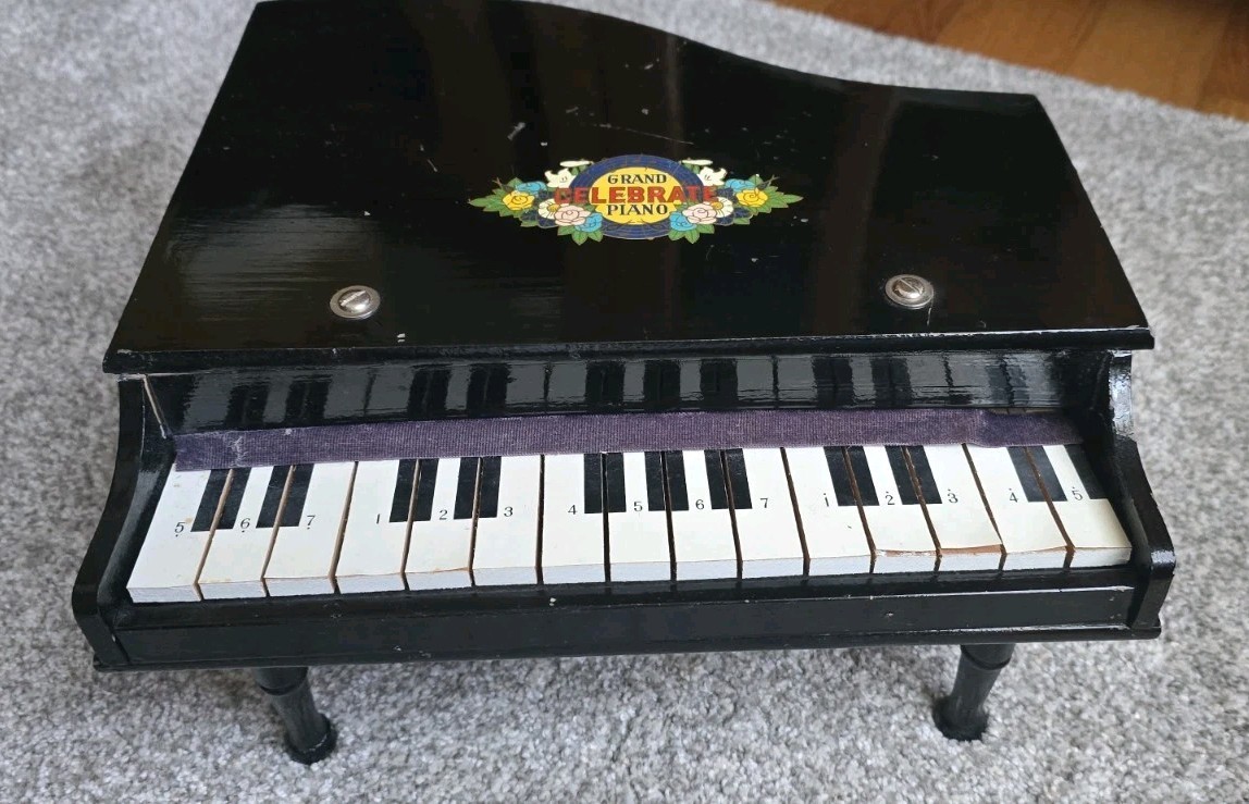 Rare mid 50’s Celebrate Vintage Black Tabletop Mini Grand Piano Toy w/ Legs