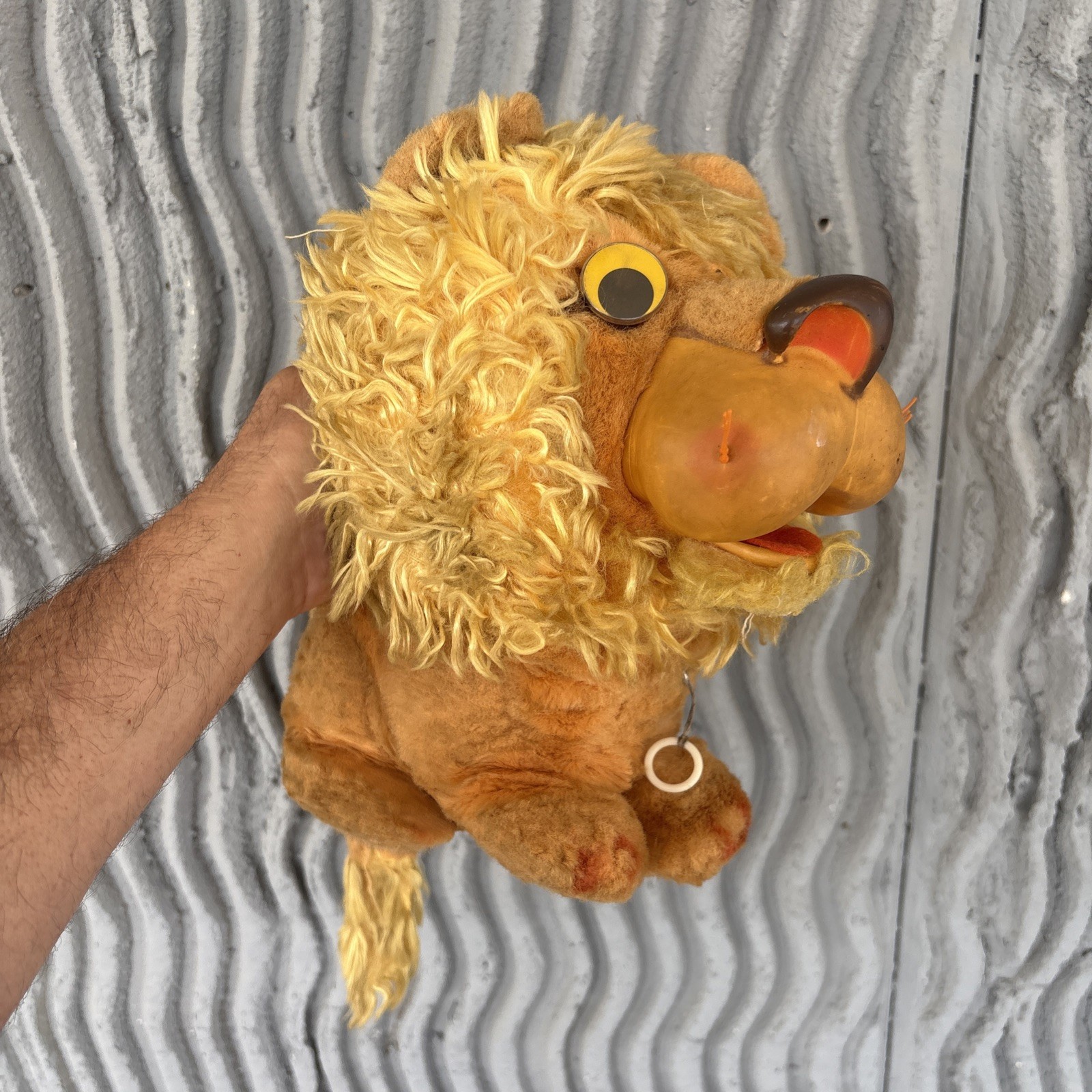 TWO LIONS BOXED 1962 Larry The Lion Animal Yacker Plush Mouth Moves Works Mattel