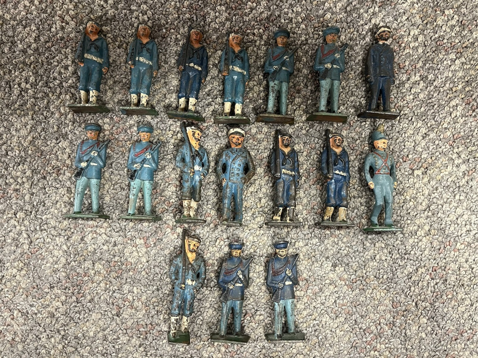 * VINTAGE GREY IRON MARINE/ARMY SOLDIER LOT OF FIGURES *ST #12