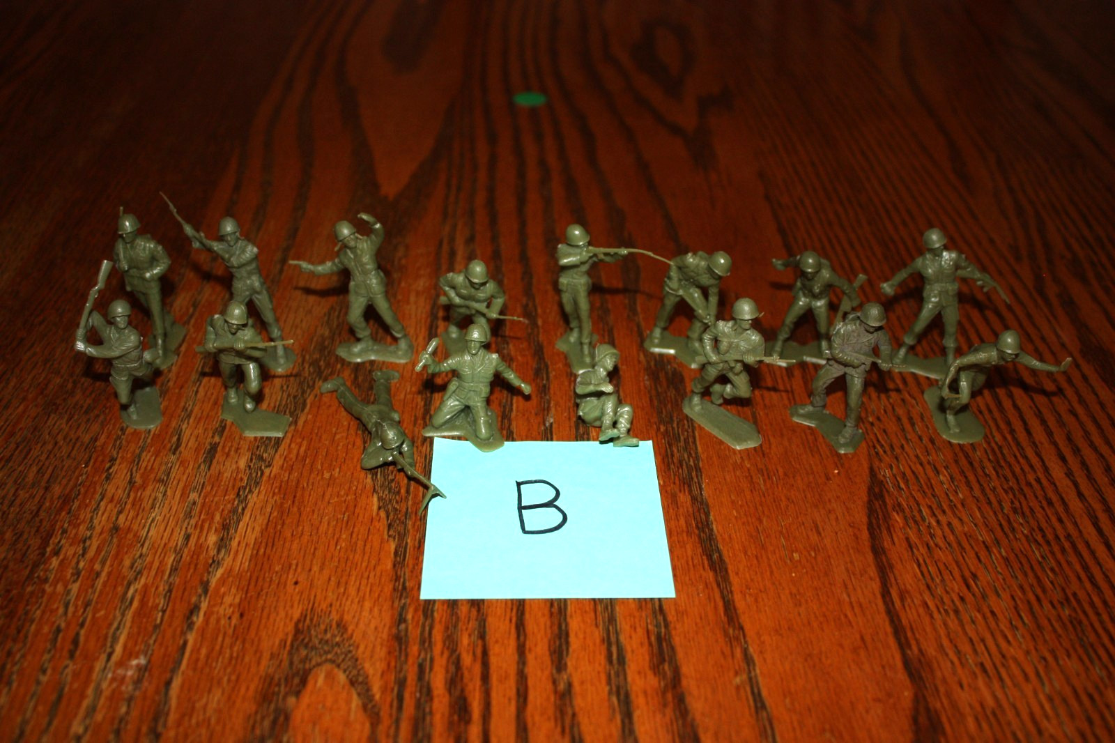 Marx Army Battleground 16-Piece Lot of Vintage American Soldiers Tank B – MPC