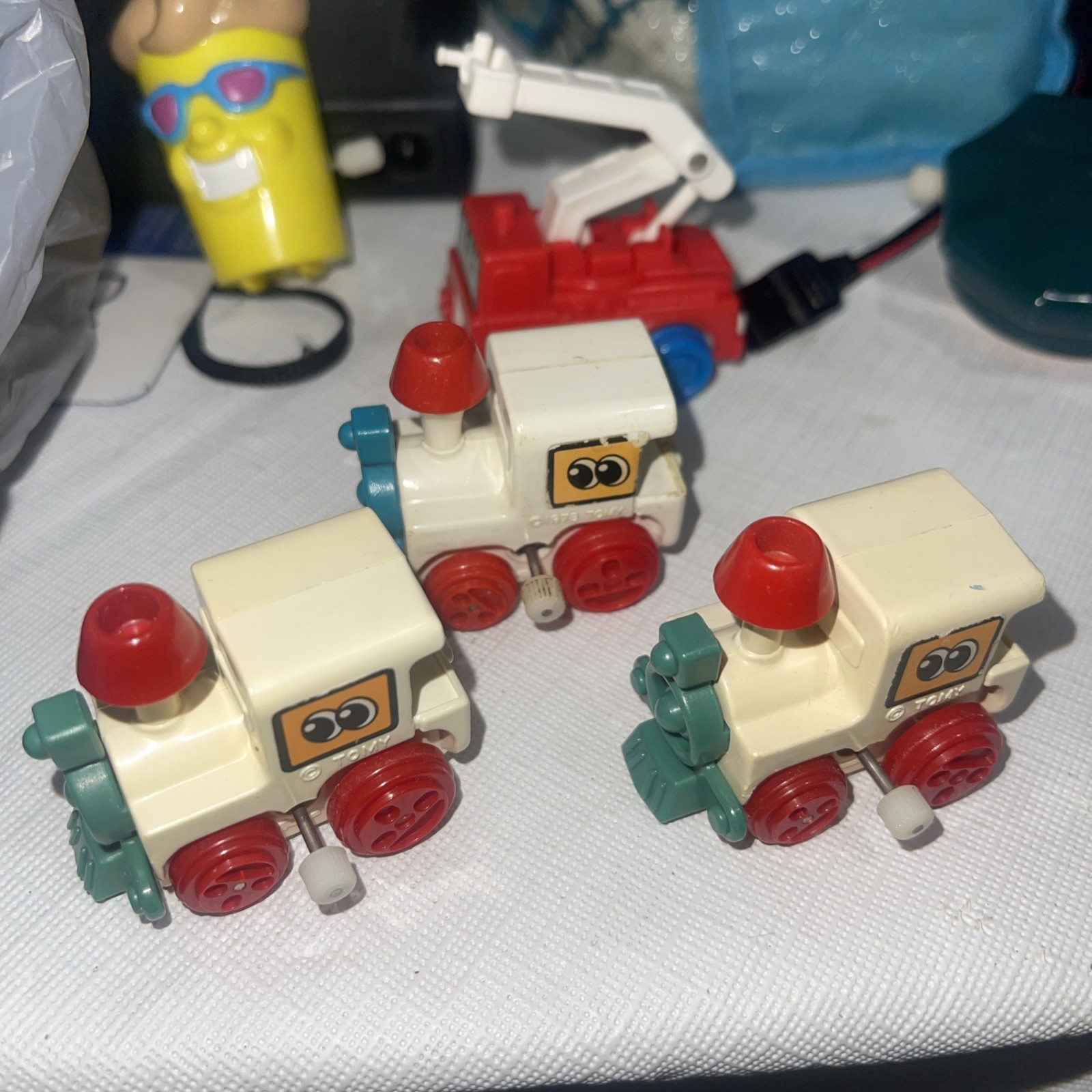 VINTAGE 1978 TOMY WIND-UP TOY TRAIN ENGINE WORKING MOVES & SPINS X4