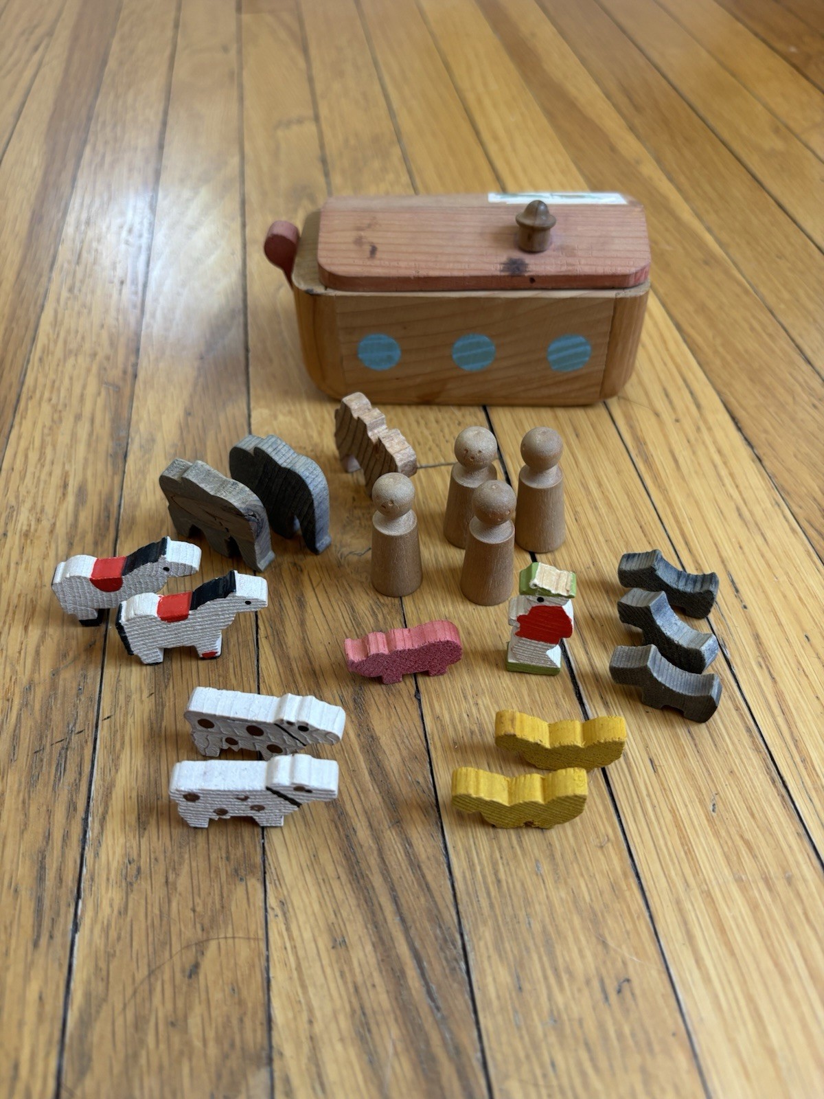 Noah’s Ark Miniature Wooden Ark with Some animals toy Made In Italy 1950’s