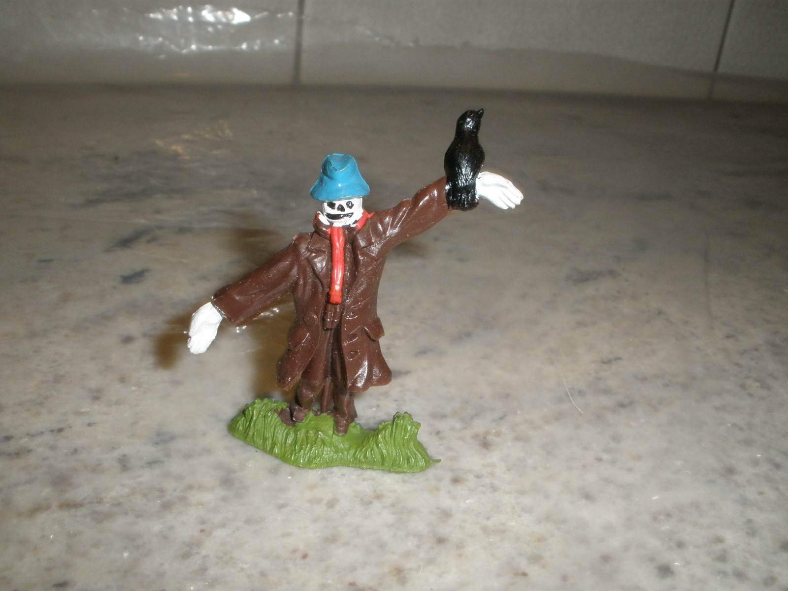 VINTAGE BRITAINS LIMITED ENGLAND PLASTIC SCARECROW FIGURE 2.5″