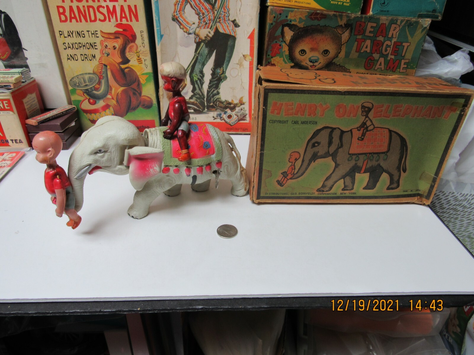 HENRY ON ELEPHANT IN BOX WINDUP TOY WITH MAHOUT CELLULOID EXC WORKS 20s-30s RARE