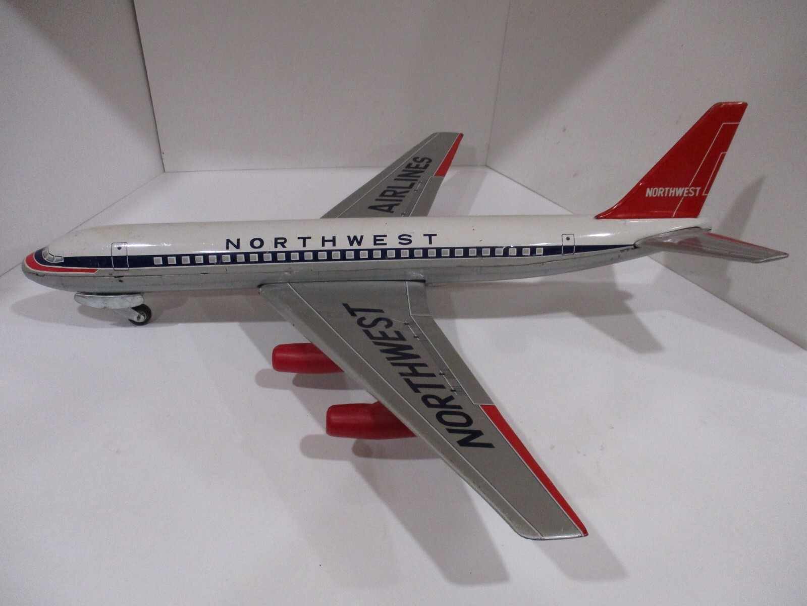 NORTHWEST AIRLINES BOEING 707- FRICTION- VG COND -JAPAN- LARGE 20″ WING SPAIN-