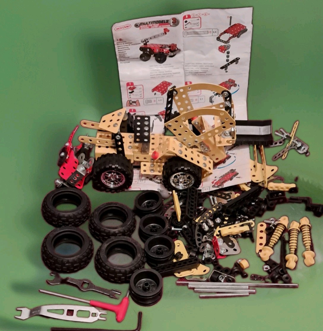 JOB LOT OF MECCANO Spares and Extras. Great Condition. Fast Dispatch From UK