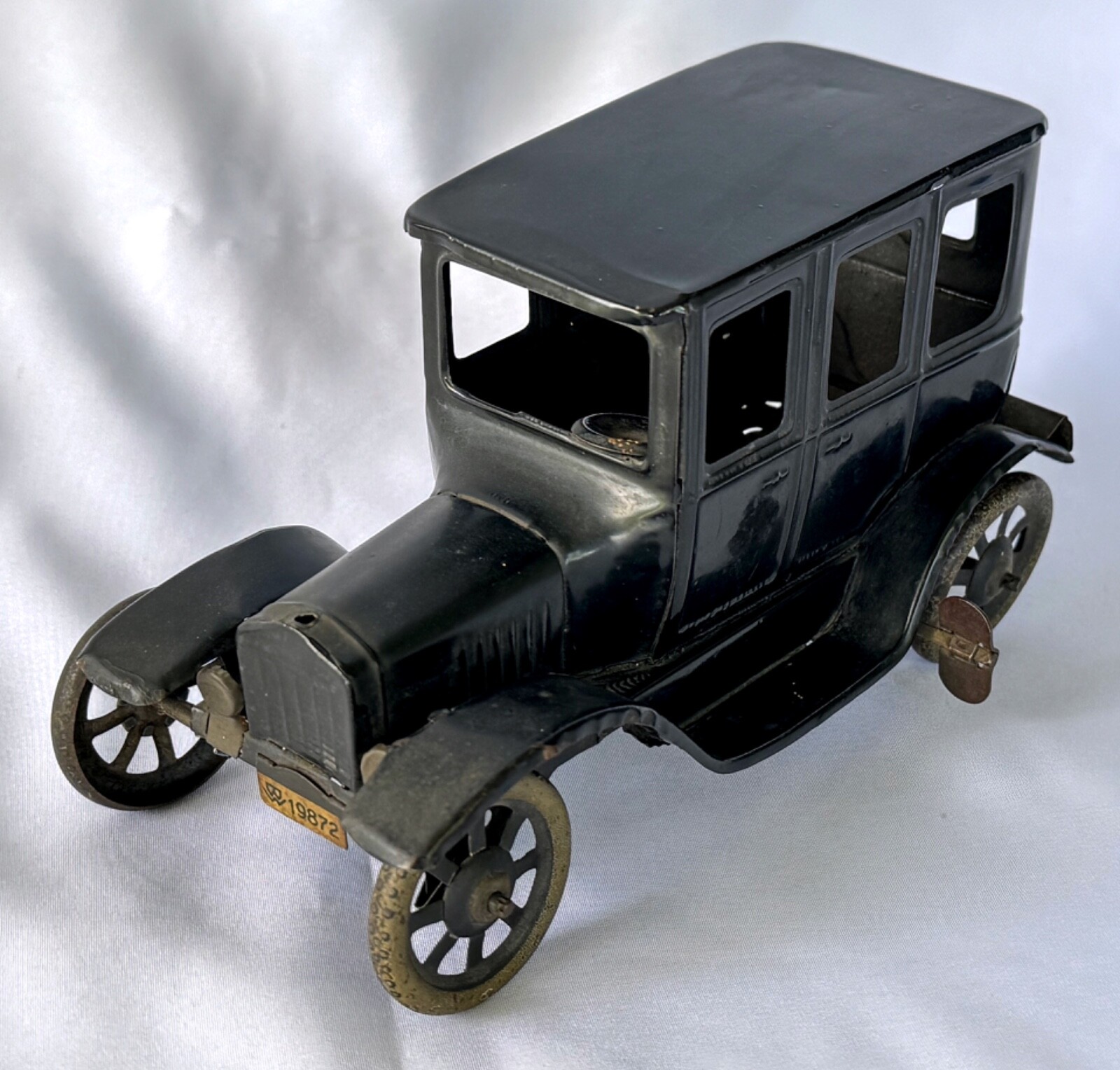 Vintage BING FORD MODEL T SEDAN 6.5″ Tin Wind Up Car BLACK 19872 Germany WORKS
