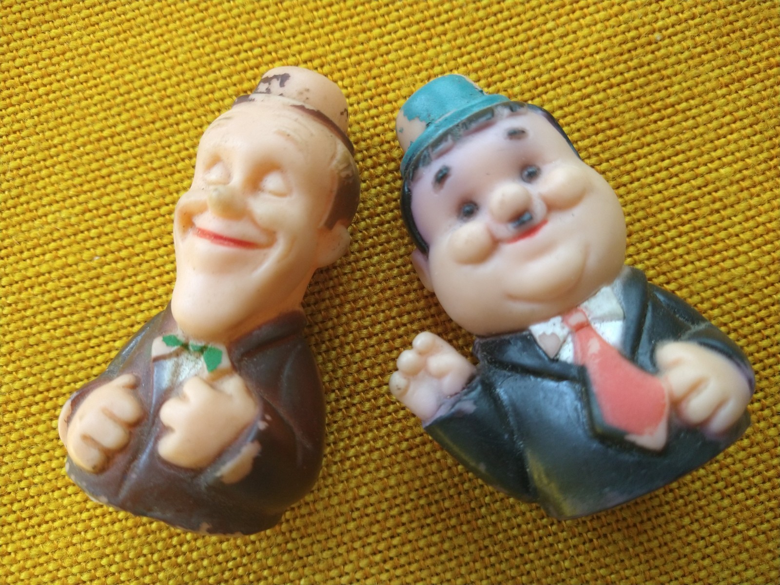 🎬 Vintage Laurel & Hardy Finger Puppets – 1972 – Rare Collectibles – 3” Tall 🎬