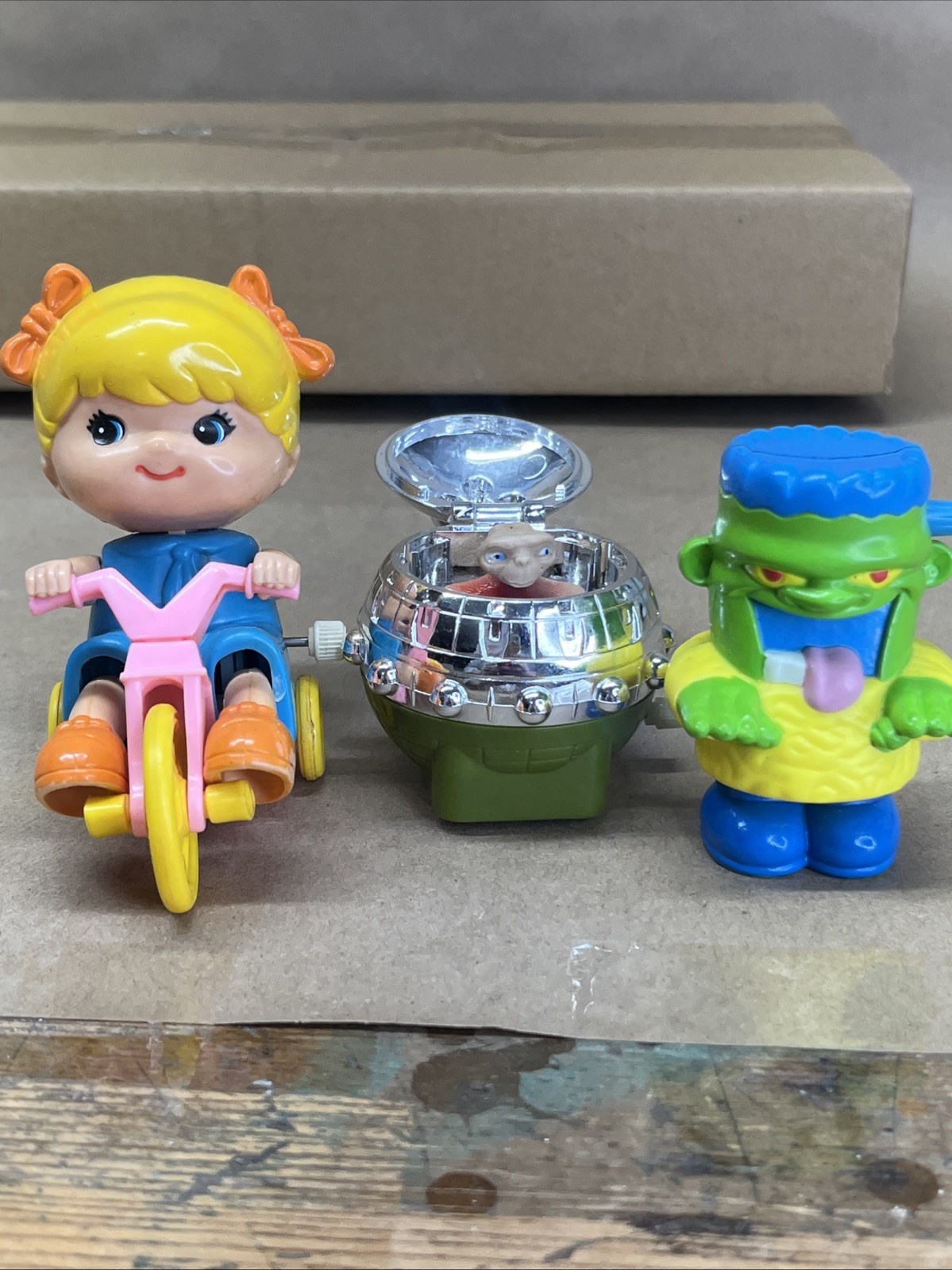 Lot of Wind Up Toys Vintage TOMY Hardee’s E.T. Panda Monster Pineapple READ