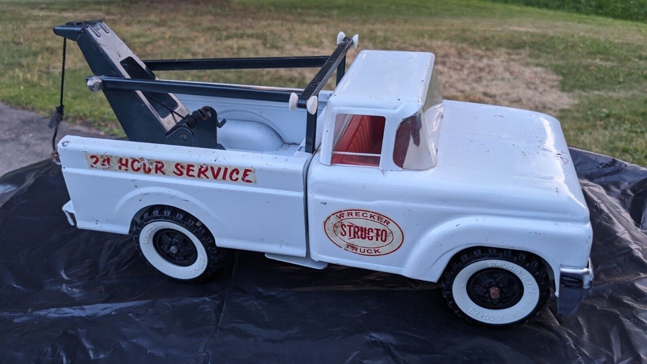 Structo Plastic 60’s Full Cab Windshield Replacement Toy Part STP-022