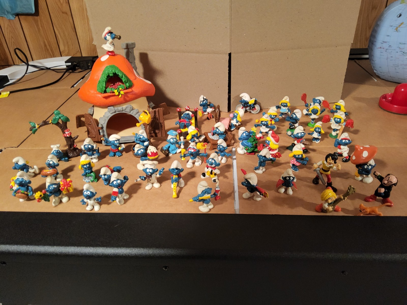 1980’s Smurfs PVC Figure Lot with Mushroom House Playset & Accessories