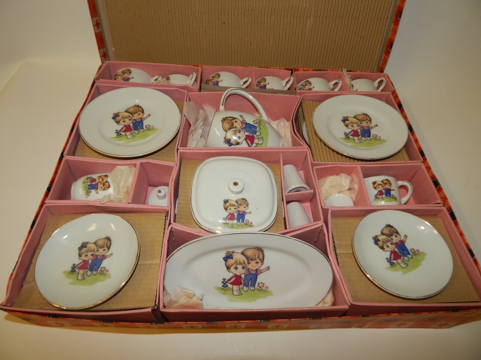 Vintage FAO Schwarz Big Eyed Girl & Boy Retro Toy China Tea Dish Set MIJ w/ Box