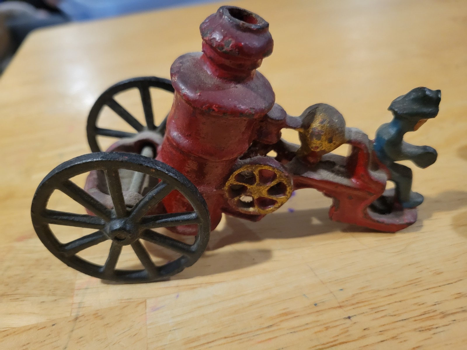 Cast Iron Fireman Fire Pumper Wagon Horse Drawn Fire Truck Toy Vintage