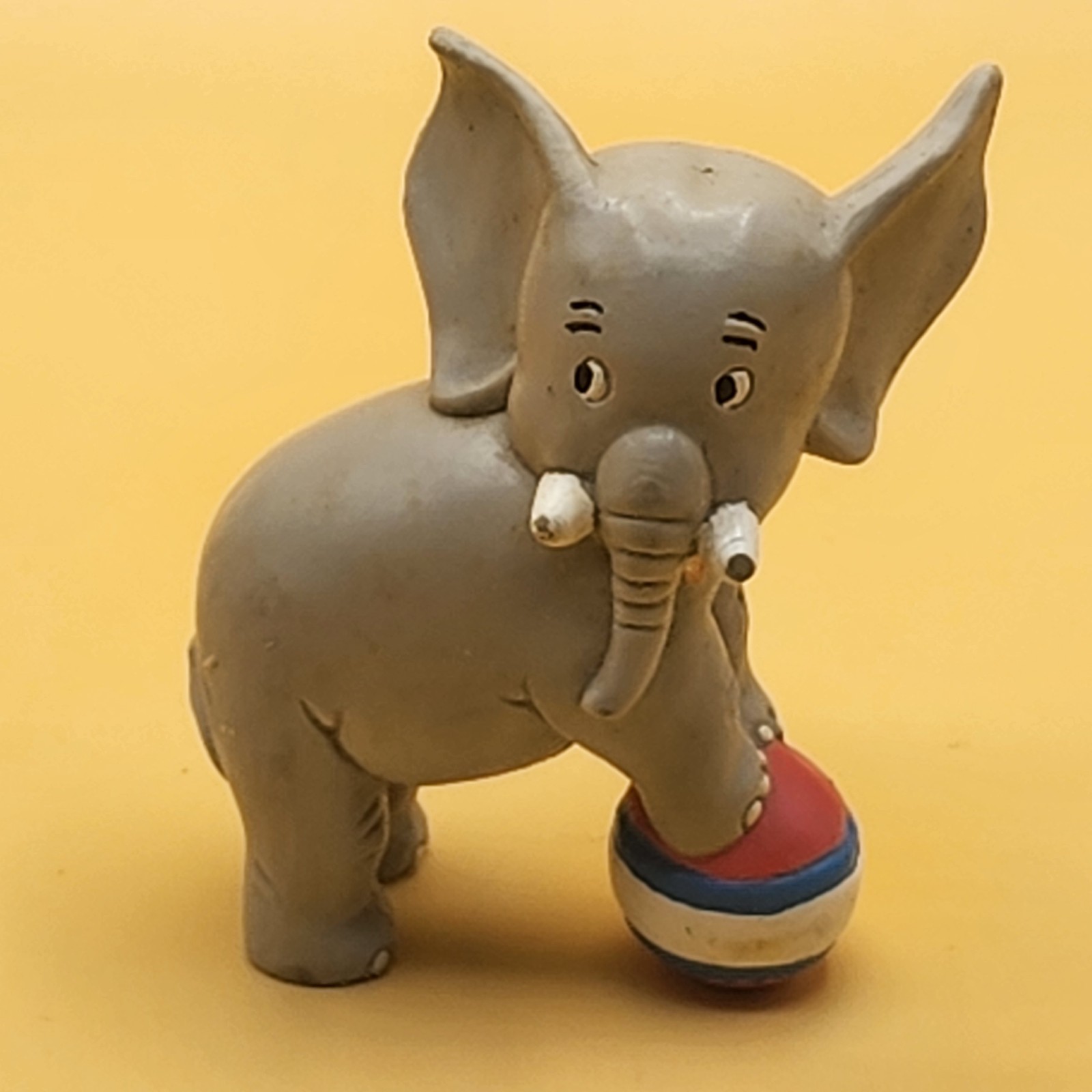 Vintage Applause Saggy Baggy Elephant PVC Figure – 2 1/4″ tall