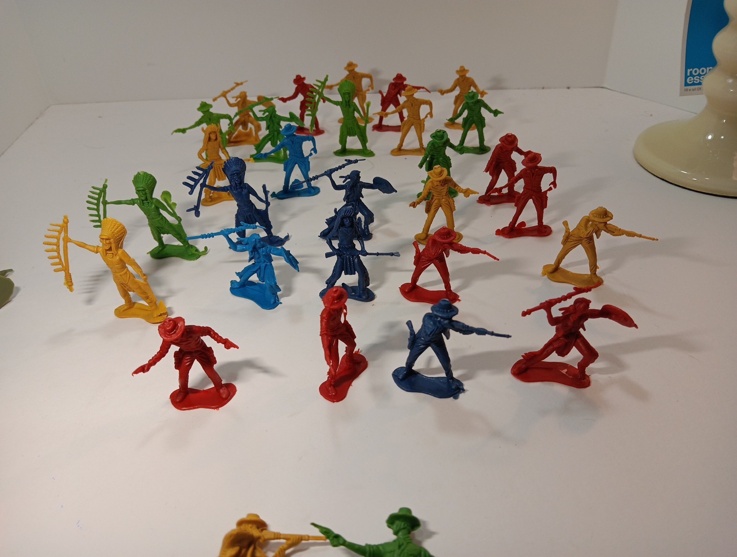 NEW Vintage Lot of 30 Cowboys And Indians Greenbrier International Co R/G/Y/B