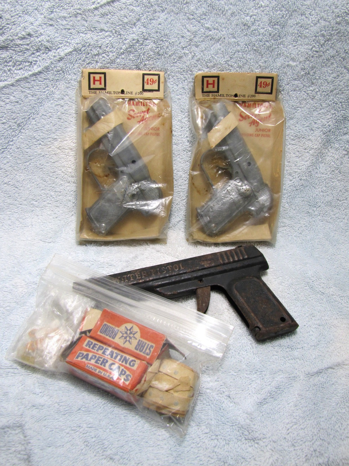 2 ea 1950’S HAMILTON SECRET AGENT JUNIOR REPEATING CAP PISTOL NEW IN PACKAGE LOT