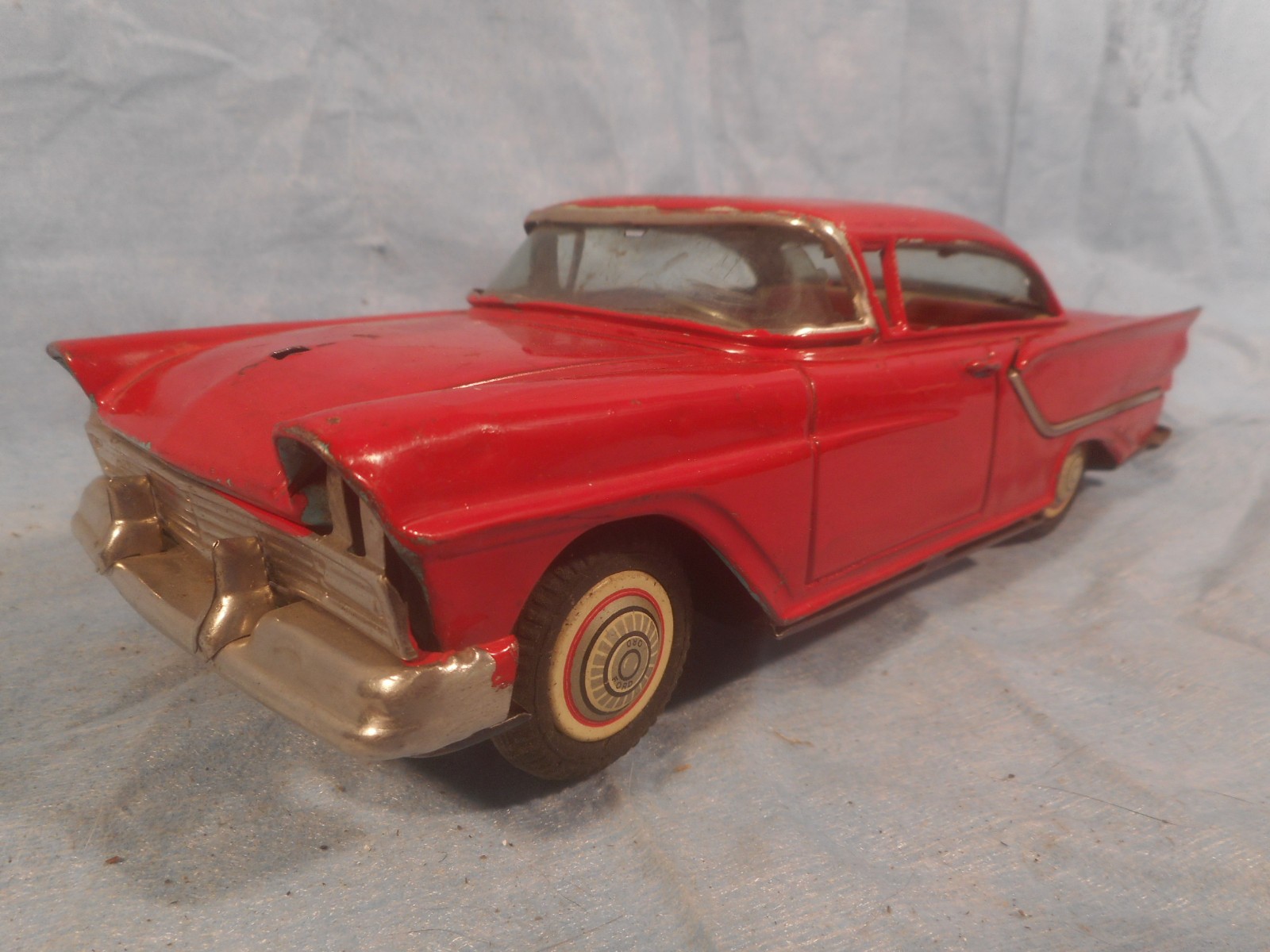 VTG ICHIKO Tin 1957 Ford Toy Car Japan (friction not working and missing trim)