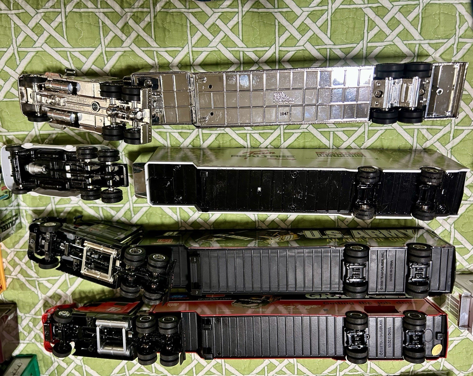 Cast Iron Semi 18 Wheelers Lot Of 43 Mostly ERTL