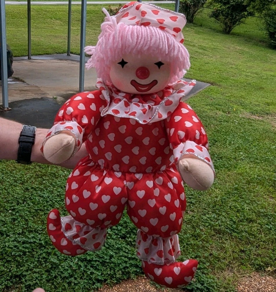 1986 Poter Musical Wind Up Clown Doll Moving Head Red White Hearts Xmas Music 9″