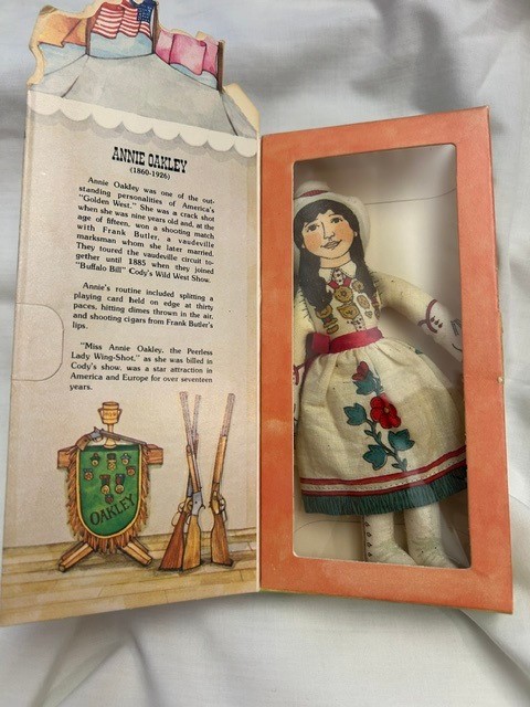 NEW IN BOX Set of 6 Hallmark 1979 “Famous Americans” Collectable Dolls Mint