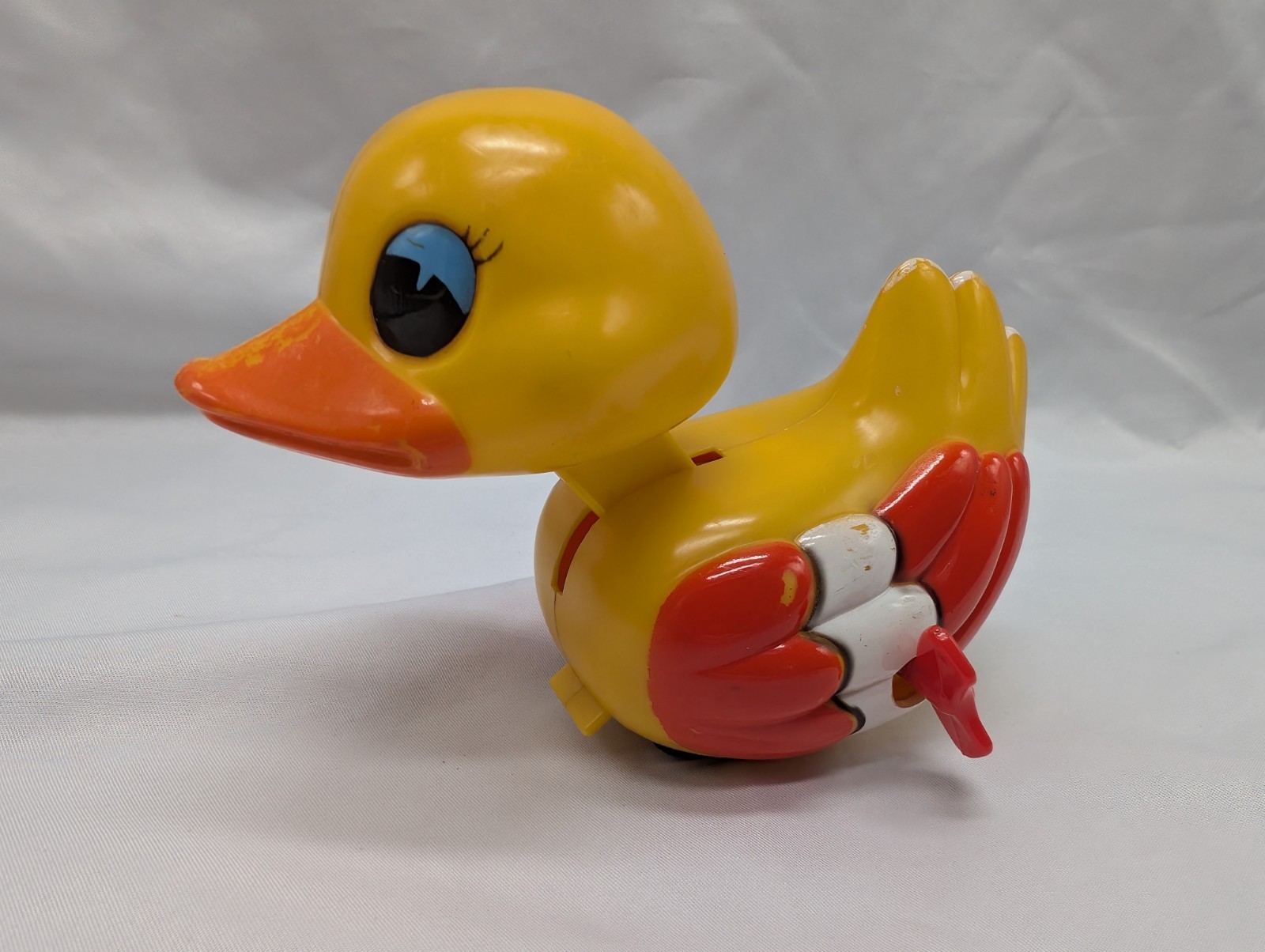 Vintage 1970s DIZZY DUCK Wind Up Plastic Toy