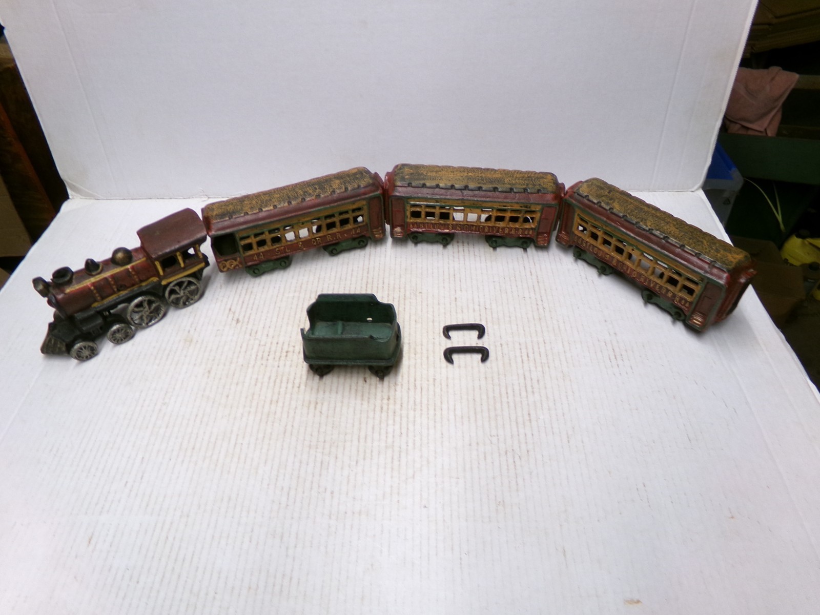 Vintage Cast Iron 44 St Louis Ohio River RR Railroad Train Set