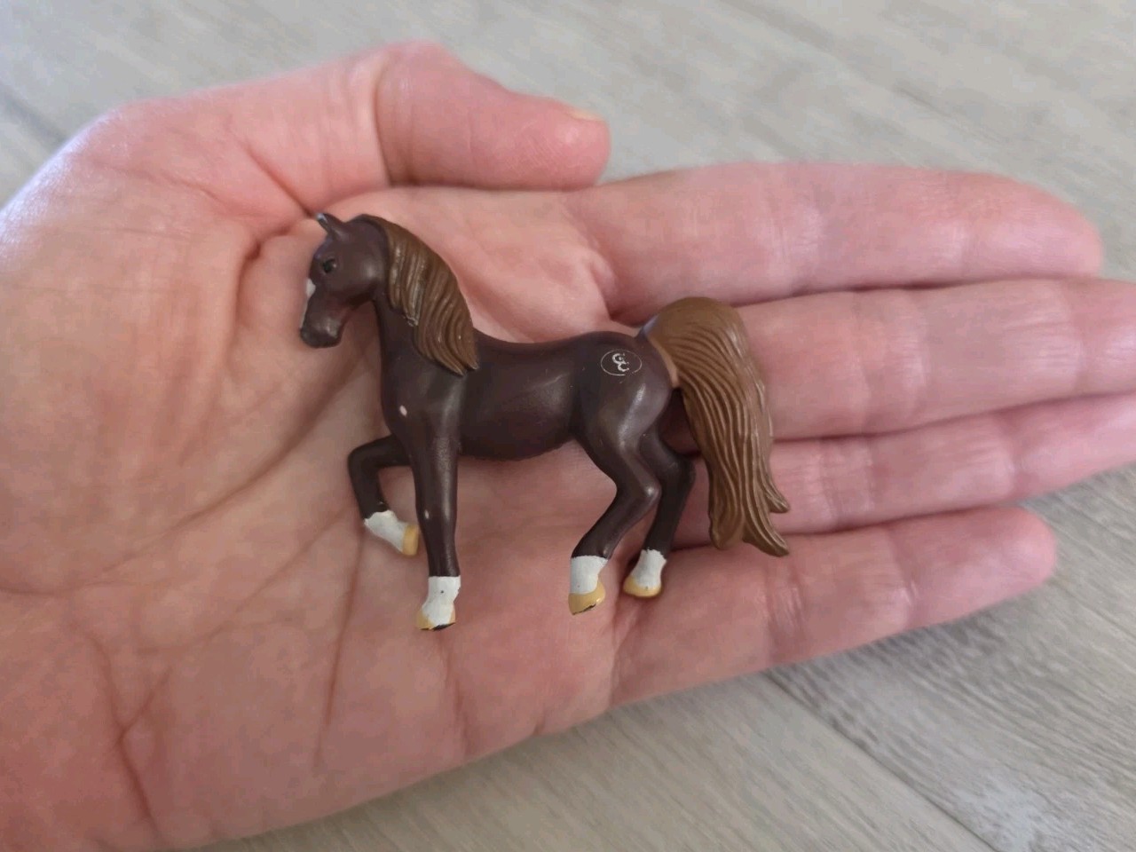6 x 1996 EMPIRE HORSE BUNDLE OF FIGURES small toys GREY / BROWN / TAN / WHITE