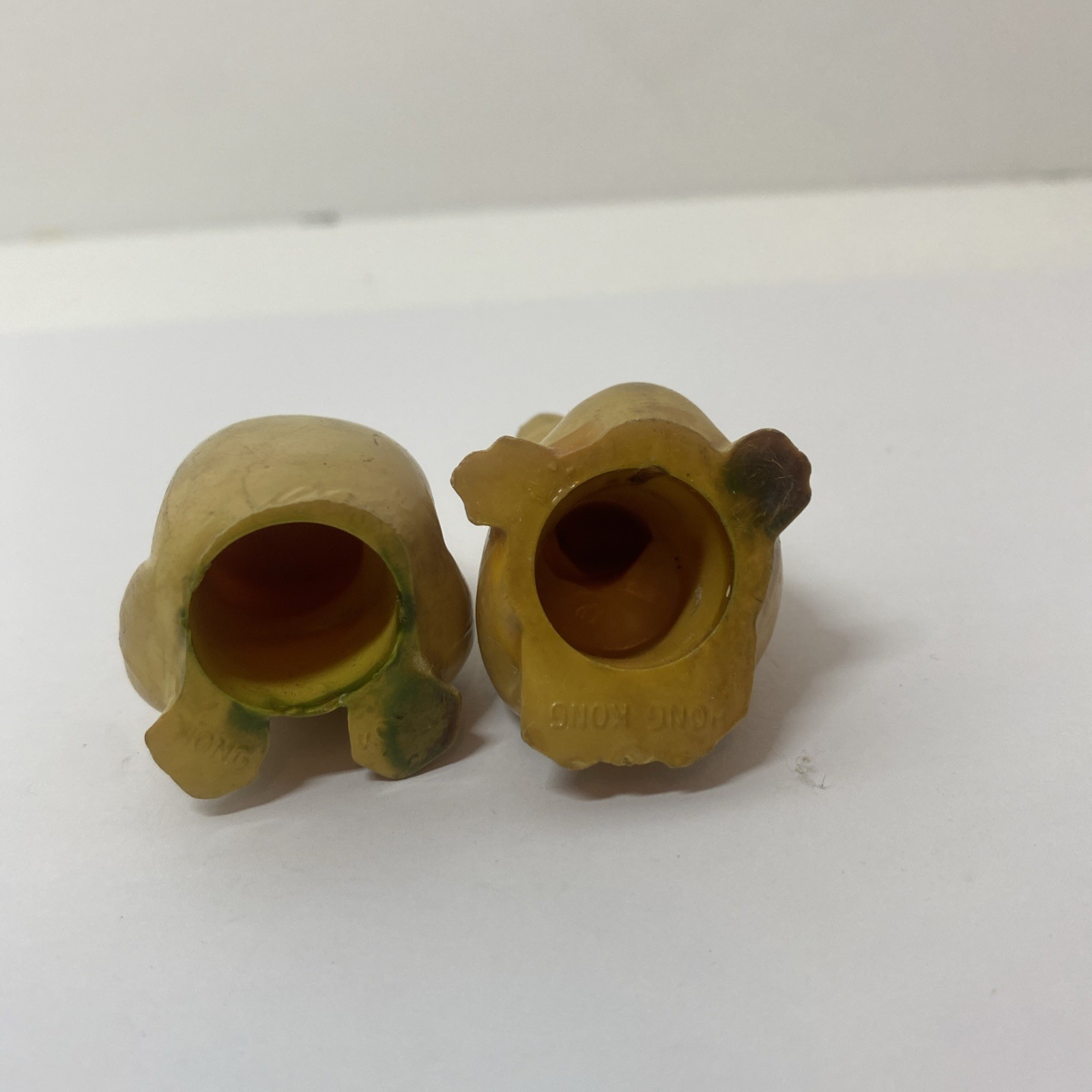 Vintage Yellow Beige frogs Made In Hong Kong One Sitting One Leaning Plastic