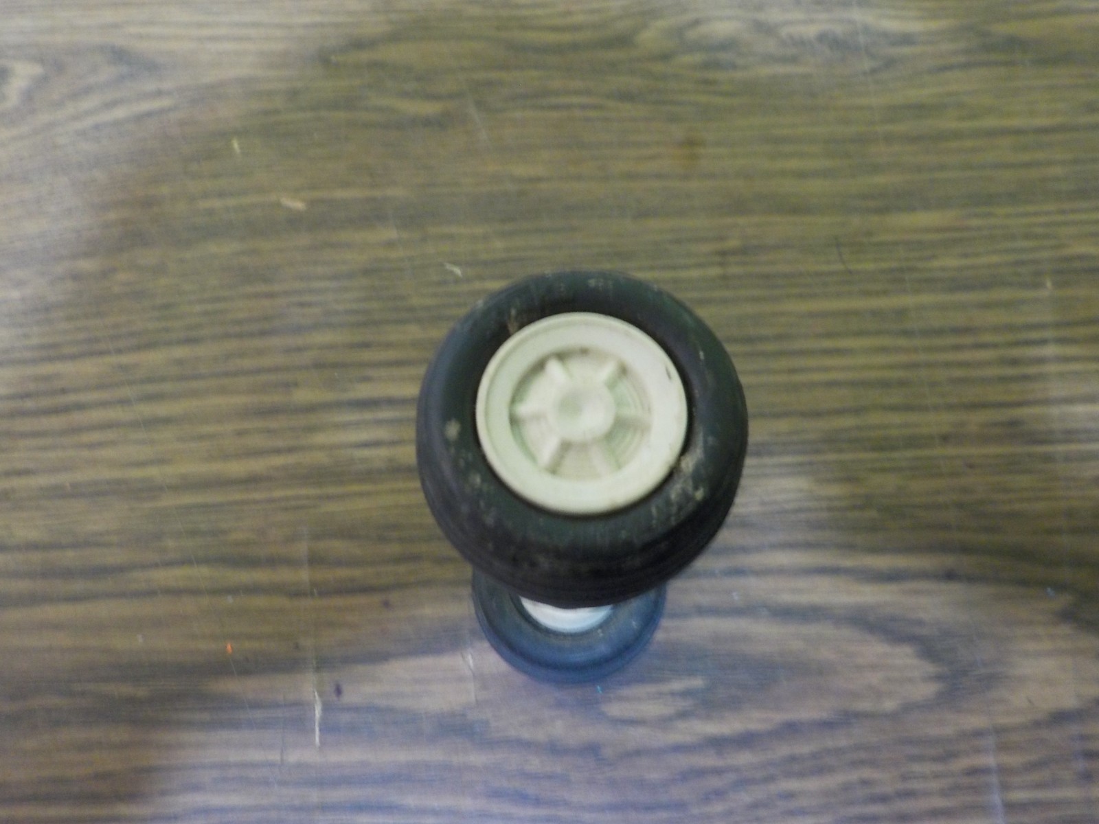 vintage tonka mini or little truck 2 tires 1 axle for parts