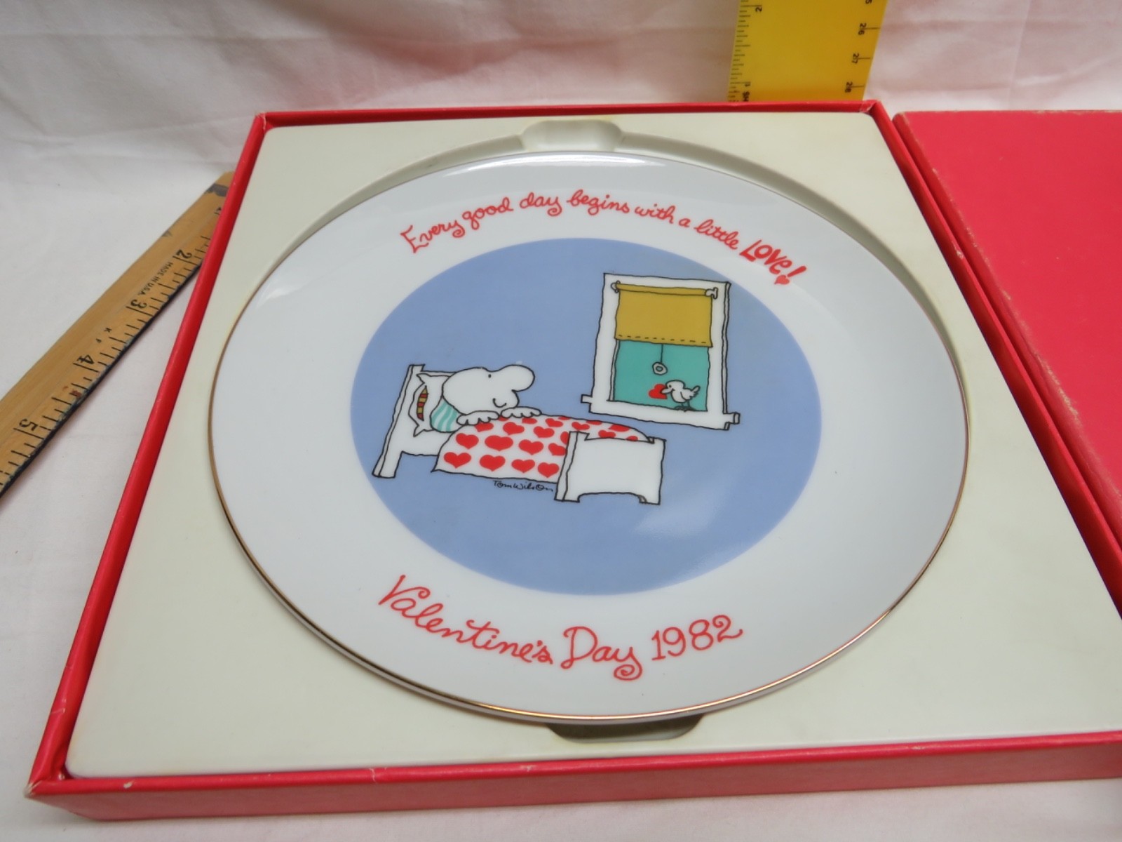 ZIGGY VALENTINE’S COLLECTOR’S PLATE FOR 1982 FINE PORCELAIN BEGIN WITH LOVE