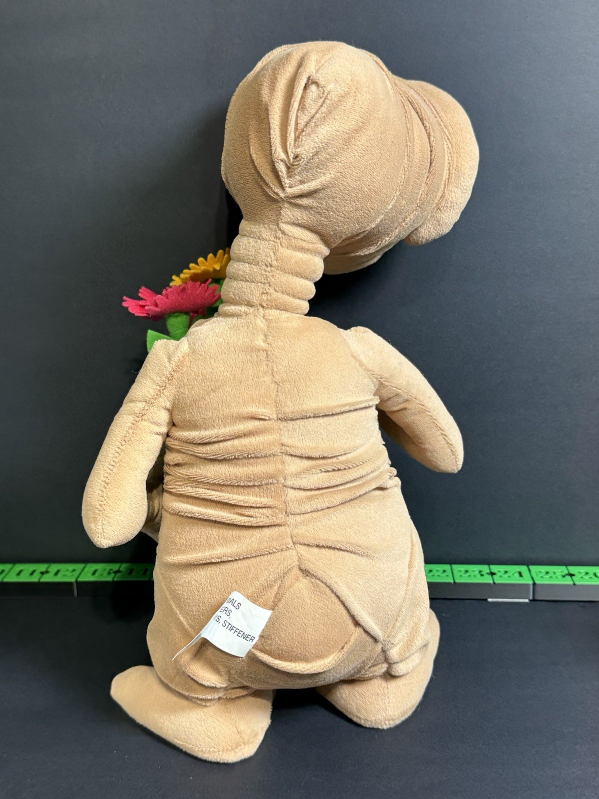 Universal Studios E.T. Extra-Terrestrial 14″ Plush Stuffed Doll Holding Flowers