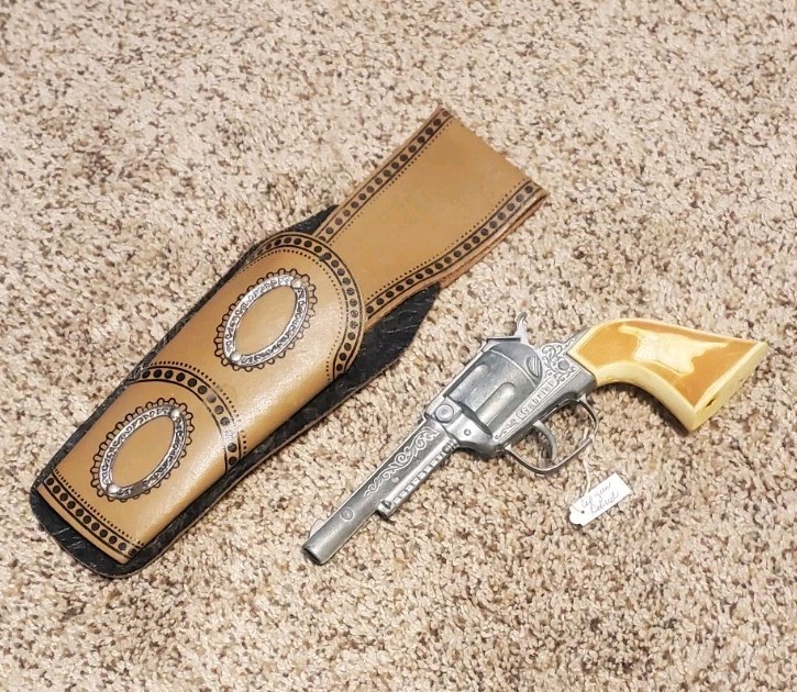 Gabriel Cap Gun Die Cast Ivory Bull Steer Handle Grip w/Holster
