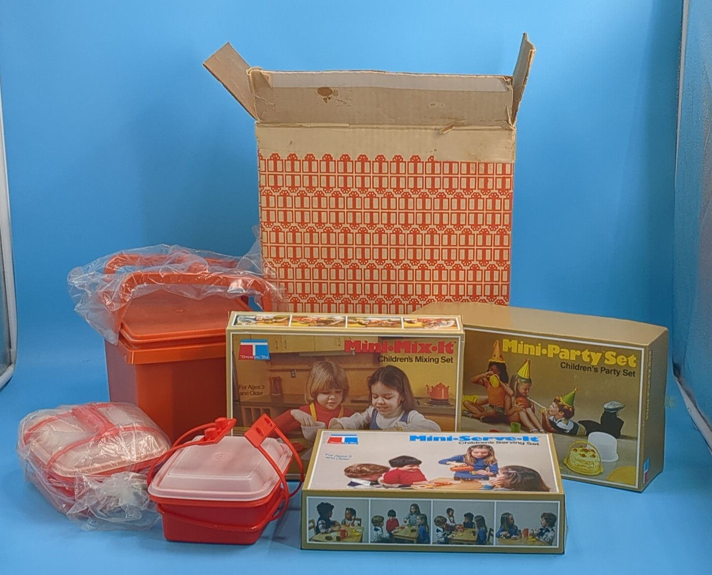 Tupperware Mini Party Set Mix-it Serving Set w/ Carry All & Two Mini Pak n Take