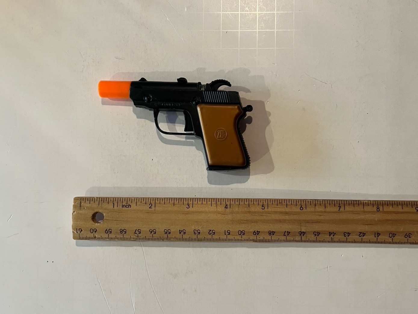 ZEE TOYS “Police 45” Toy MINI DIE CAST METAL CAP GUN Made Hong Kong – Works !