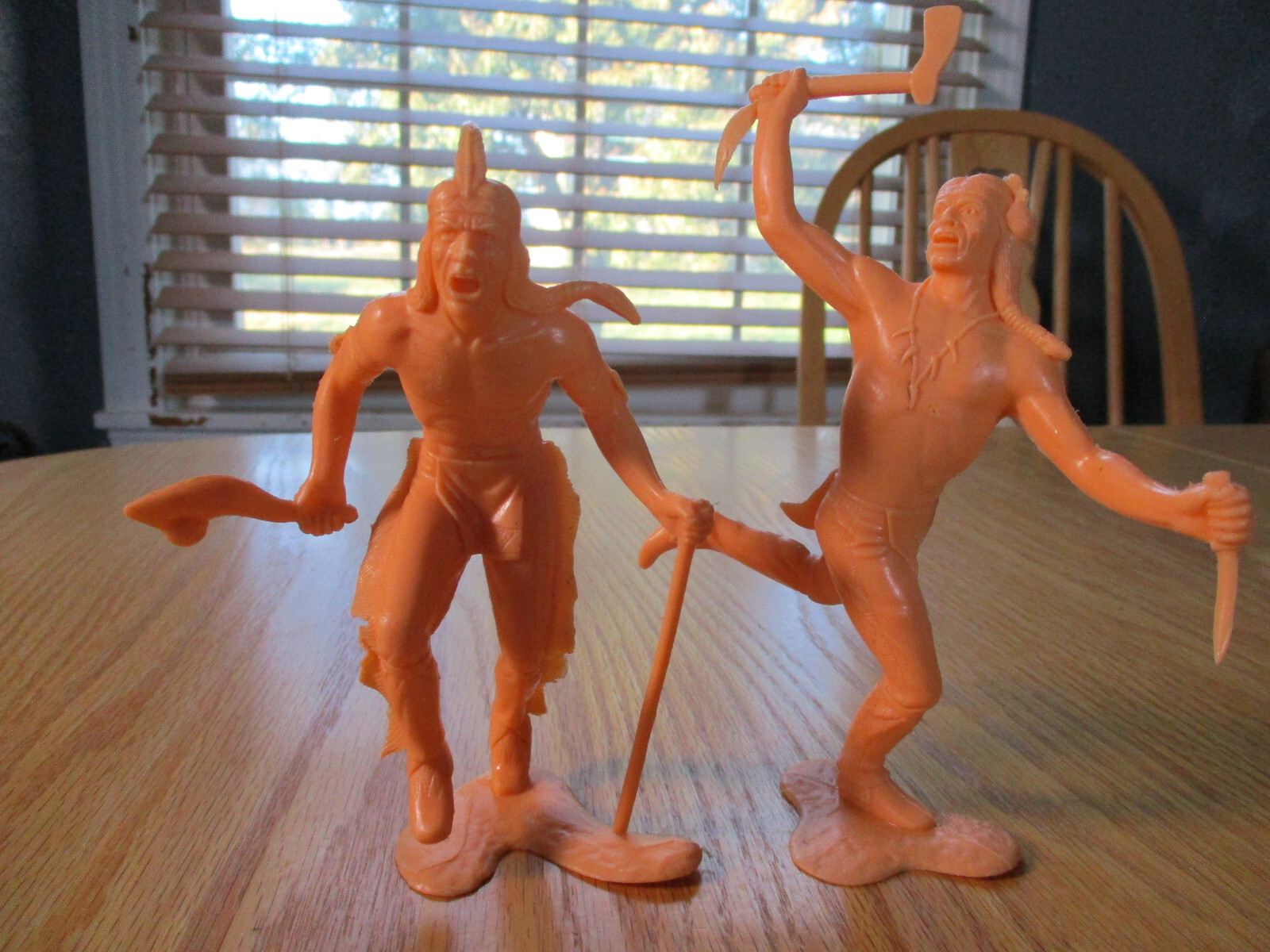Marx Toy Indian Native American Plastic Figures 6″ Louis Marx Co 1964