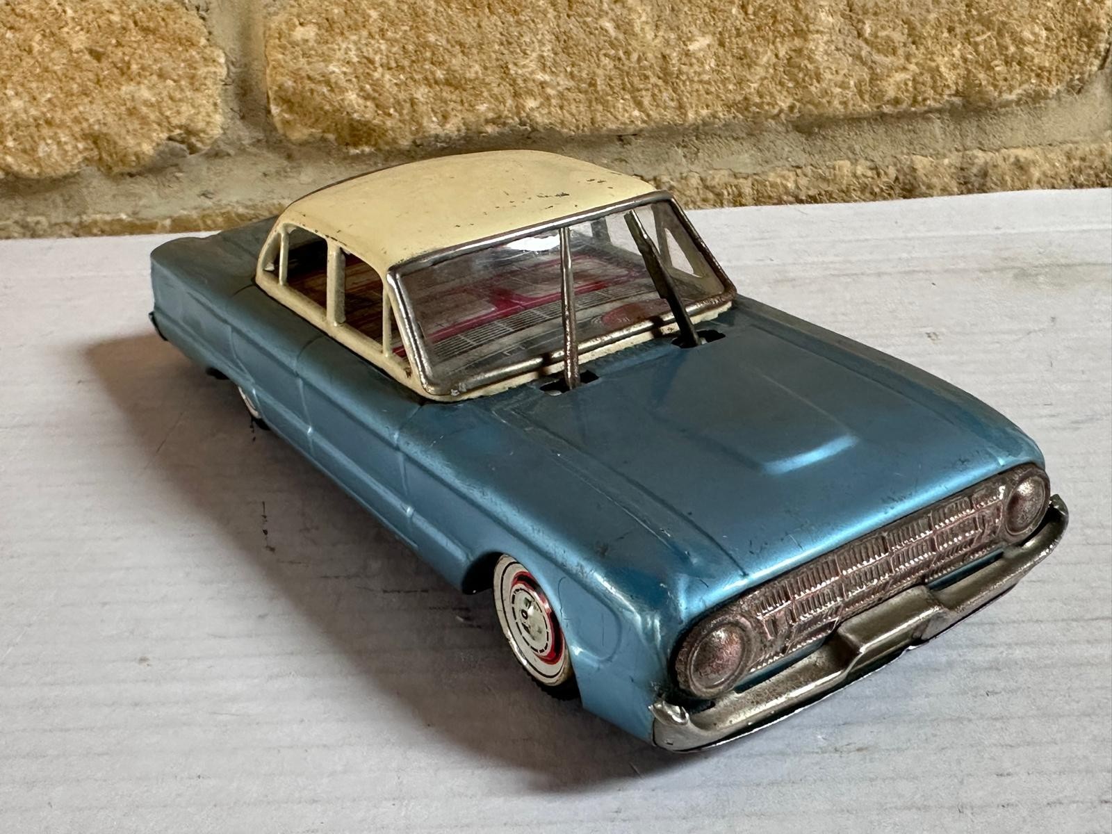 Vintage YONEZAWA Japan FORD FALCON with Windshield Wipers Action (5554)